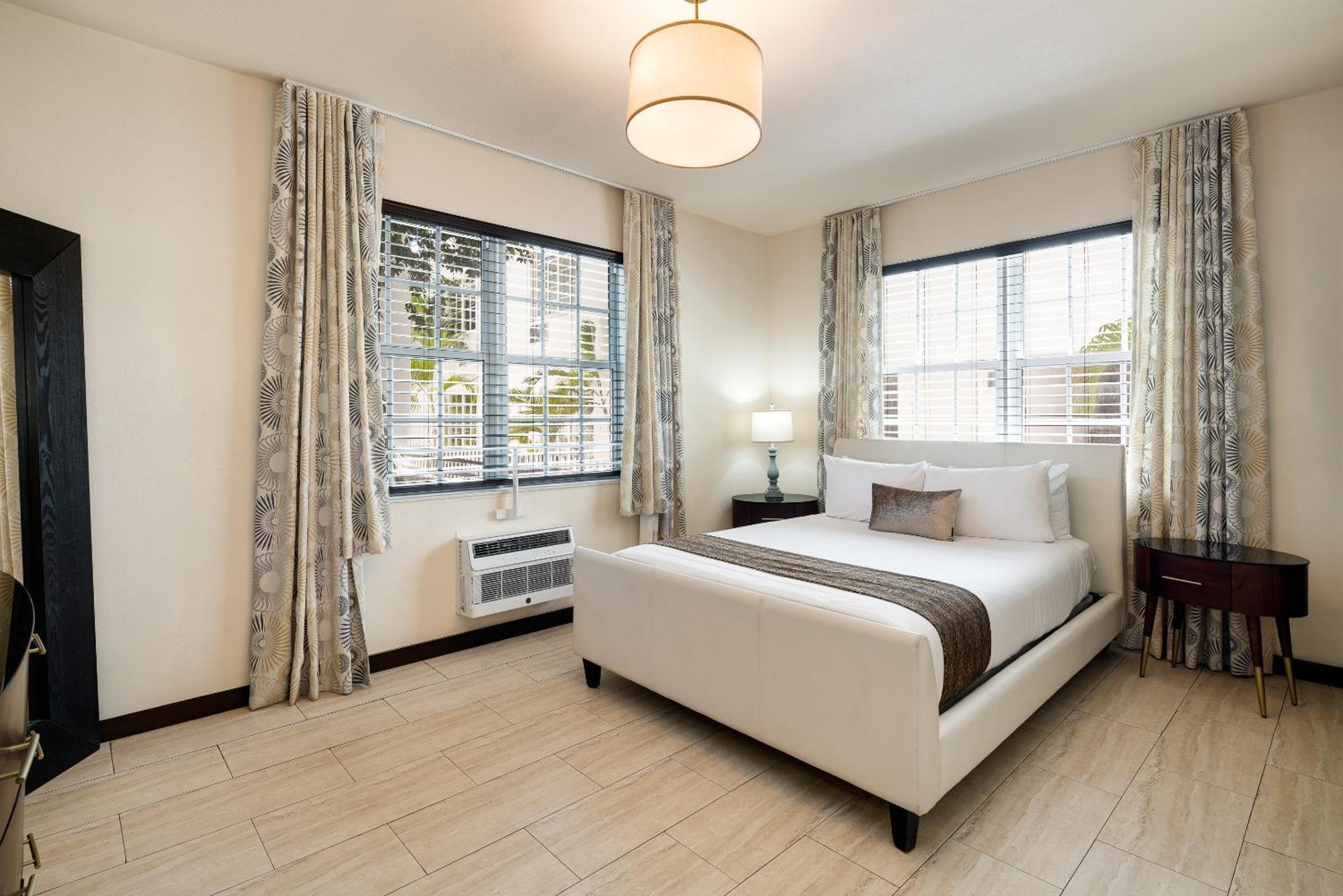 Two-Bedroom Queen Suite,1698907232:JPEG