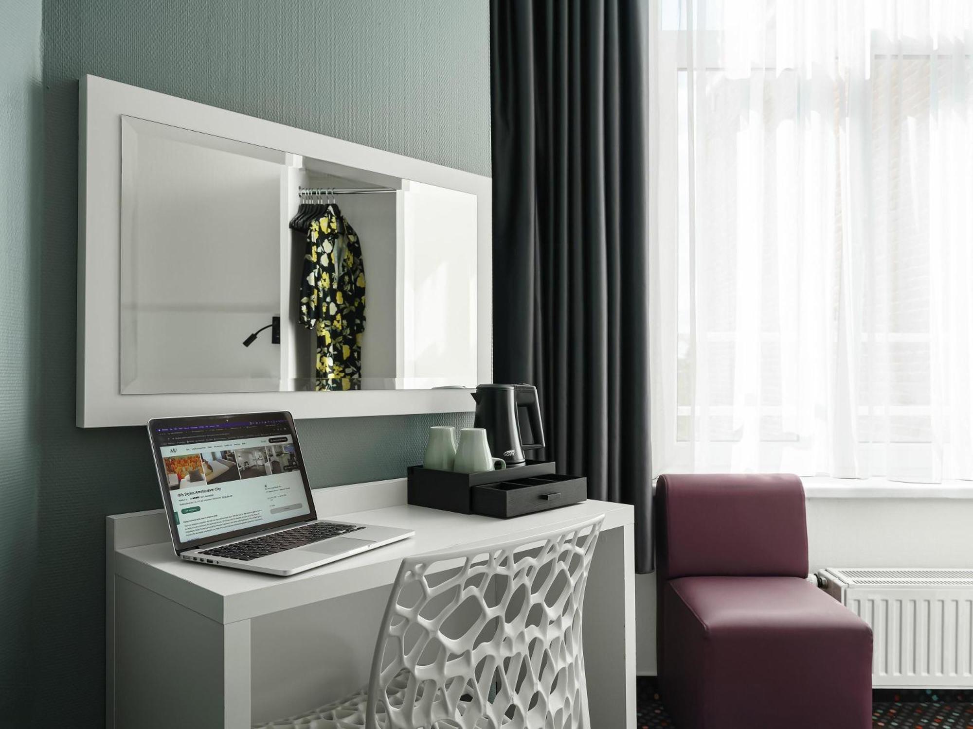 Family triple room
