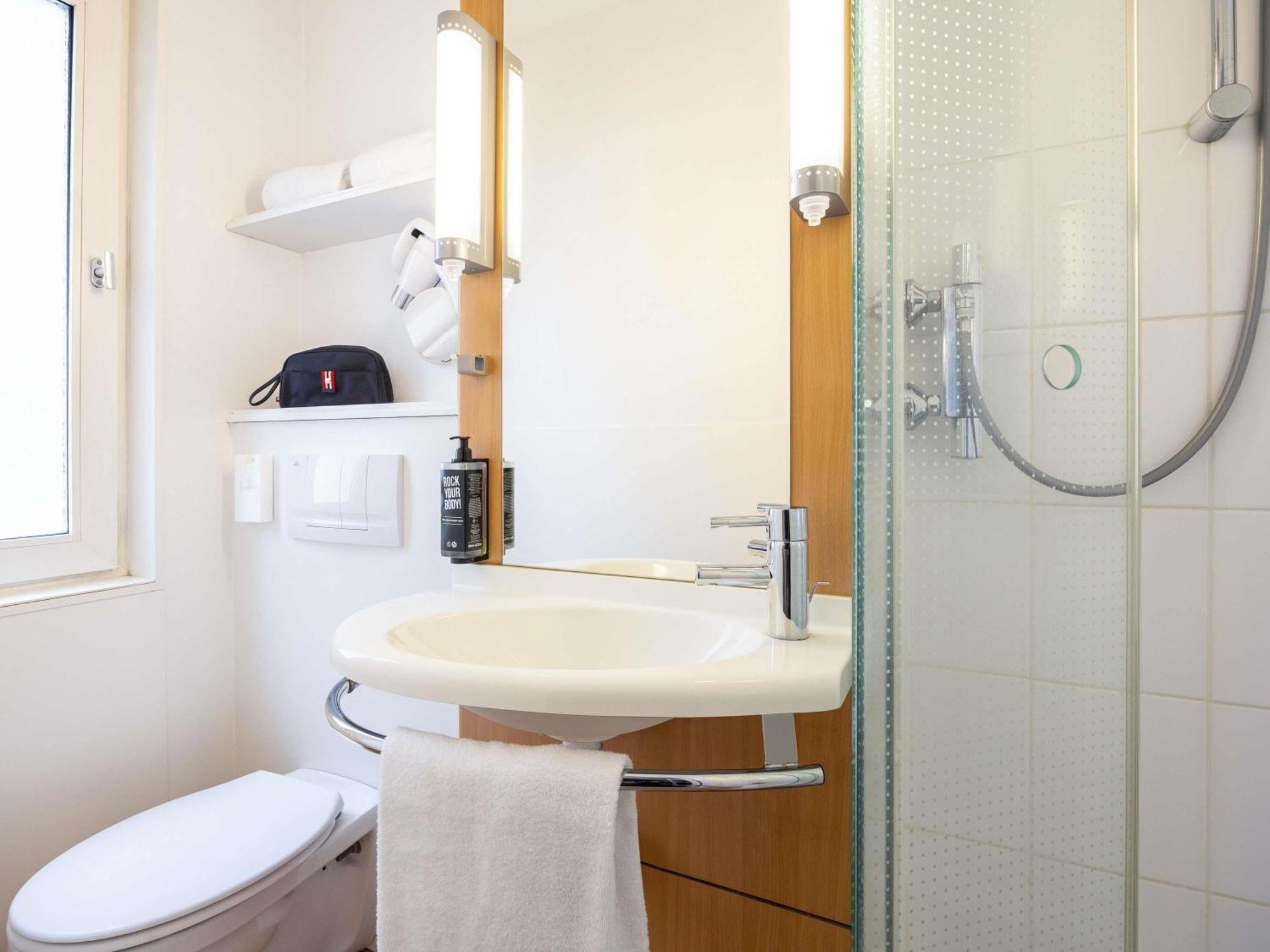 Triple Room with One Double Bed and One Single Bed,1704839783:JPEG