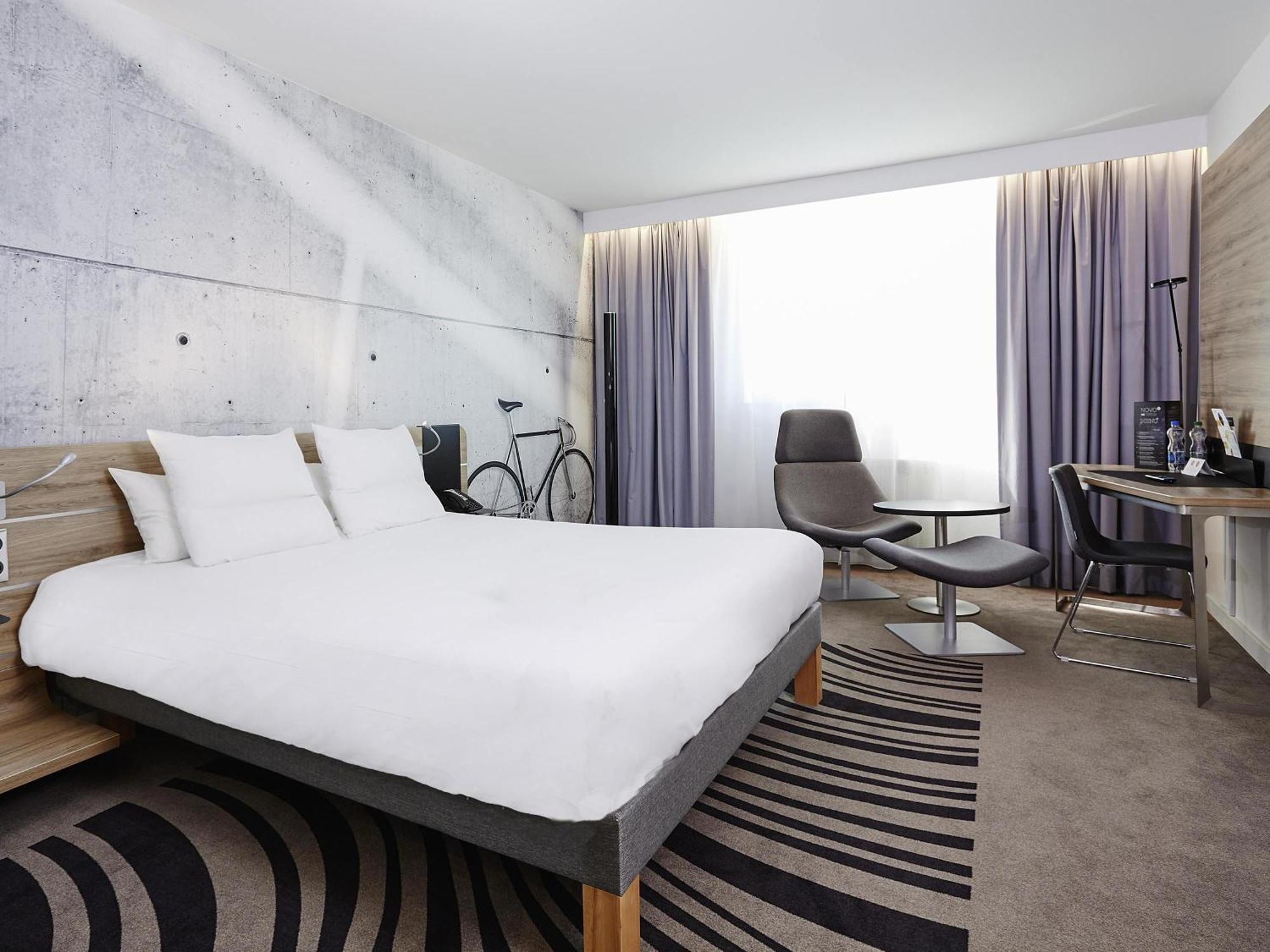 Rom Executive med queen-size-seng