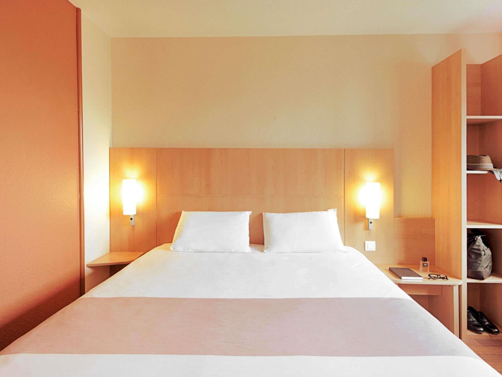 Standard Double Room Mobility Access
