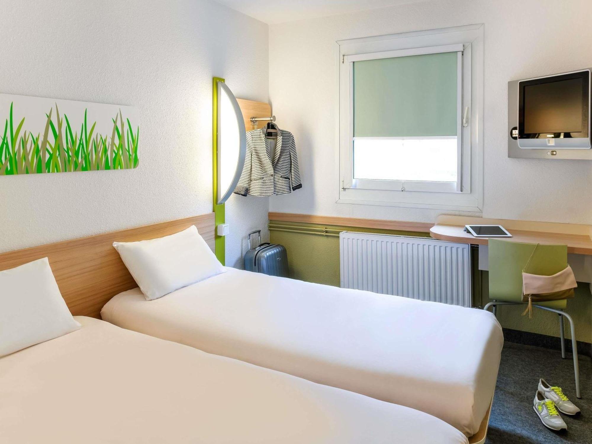Standard Room 2 Single Beds