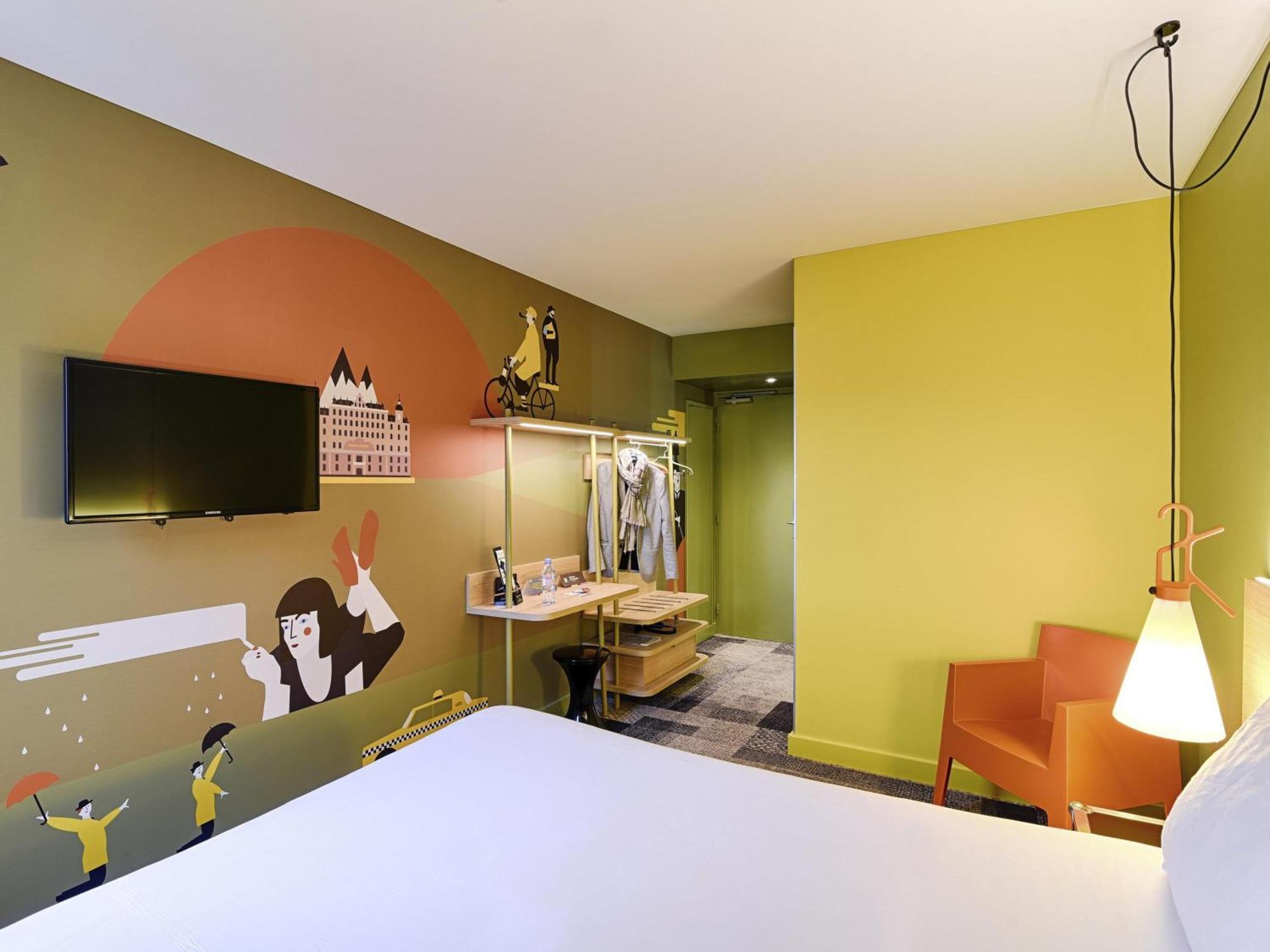 Standard Family Room,1704982506:JPEG