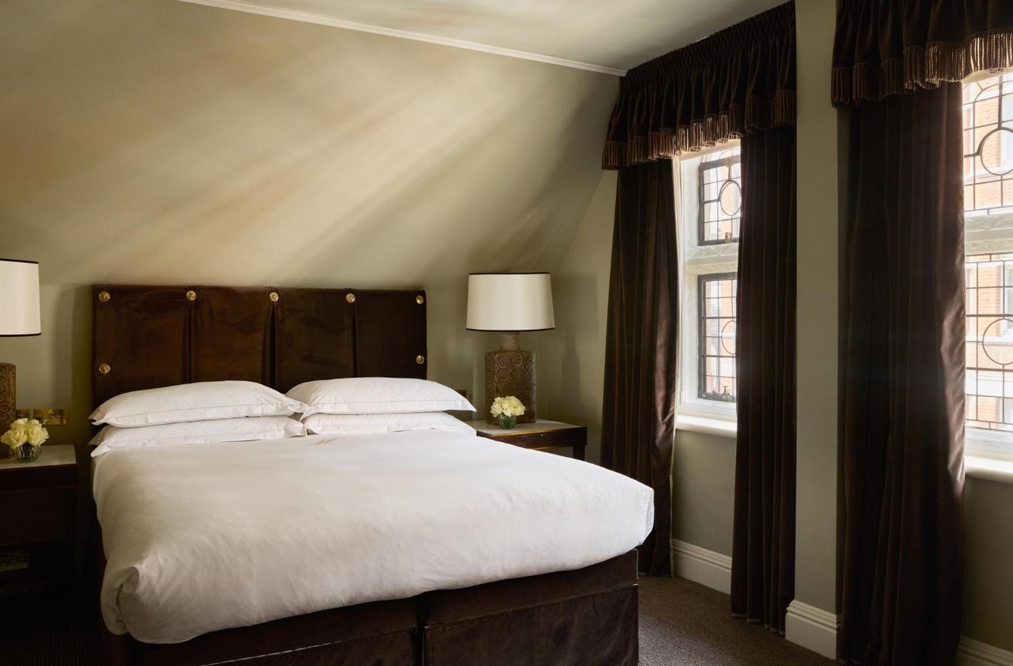 Deluxe Studio,1705556262:JPEG