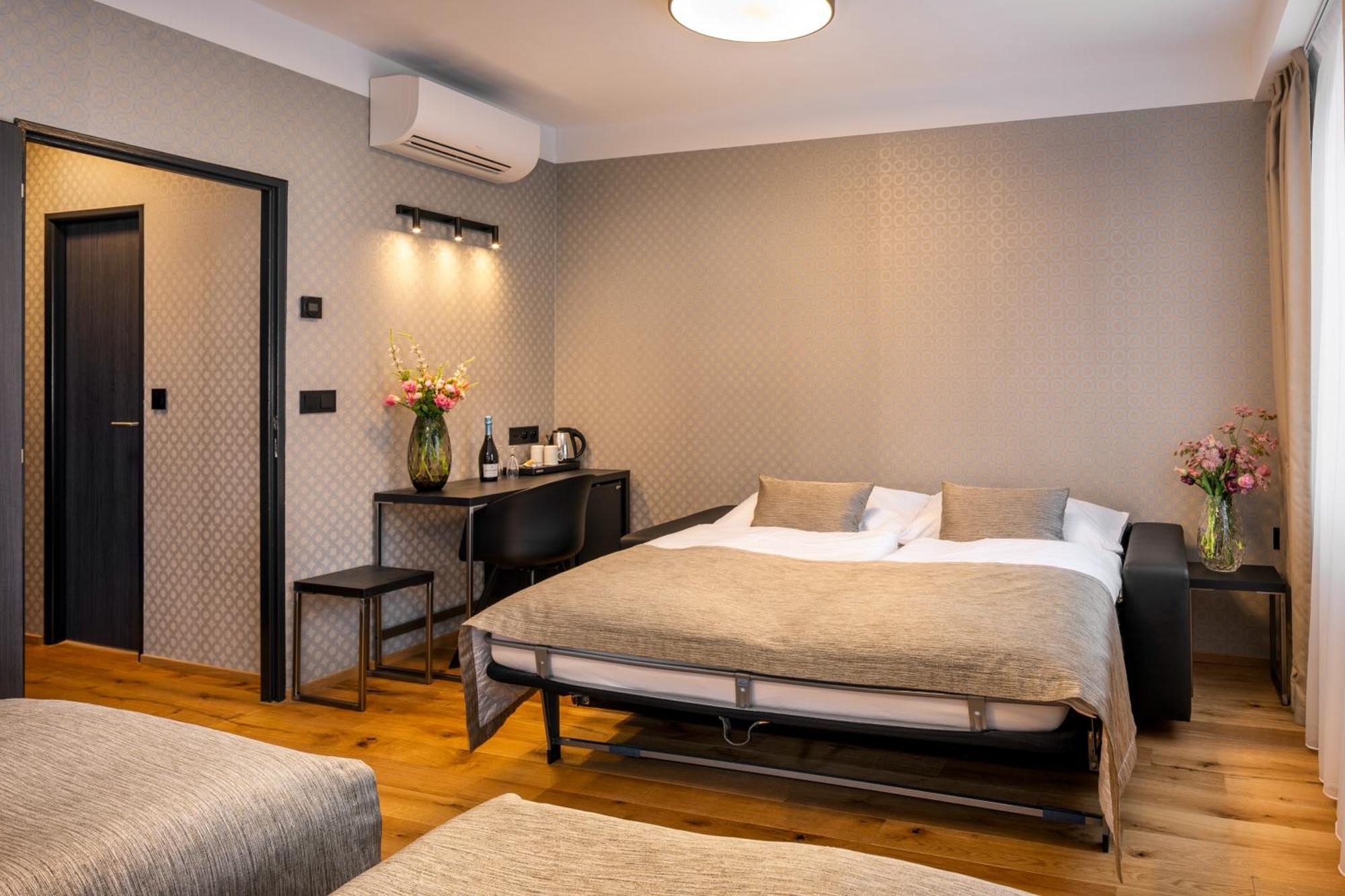 Standard Quadruple Room,1705567349:JPEG