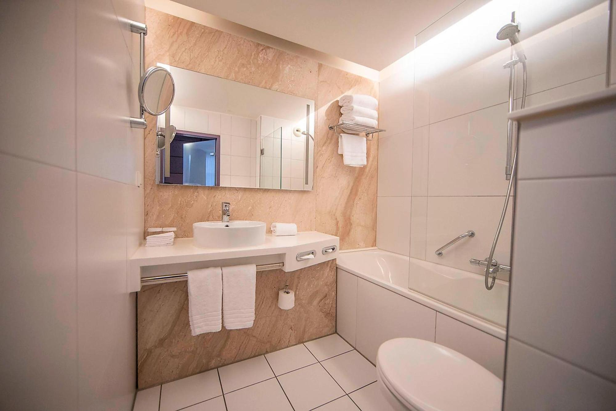 Deluxe Twin Room Canal View