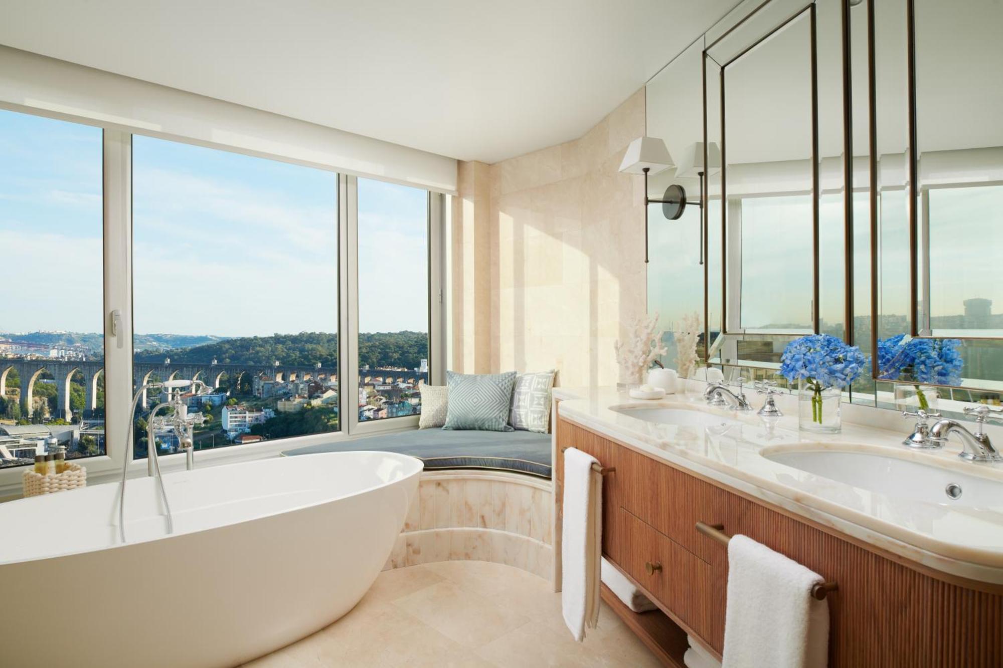 Maritime Suite