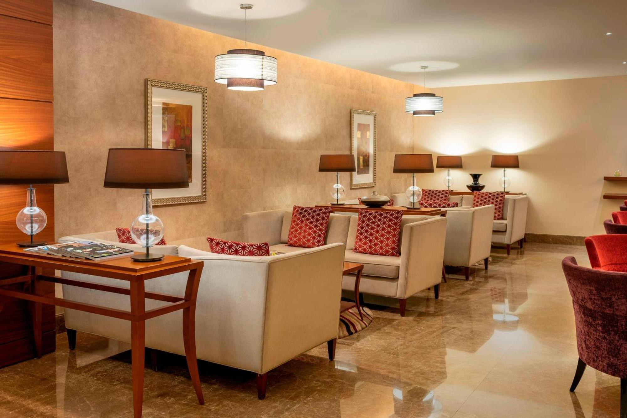 Executive Suite Club lounge access Suite