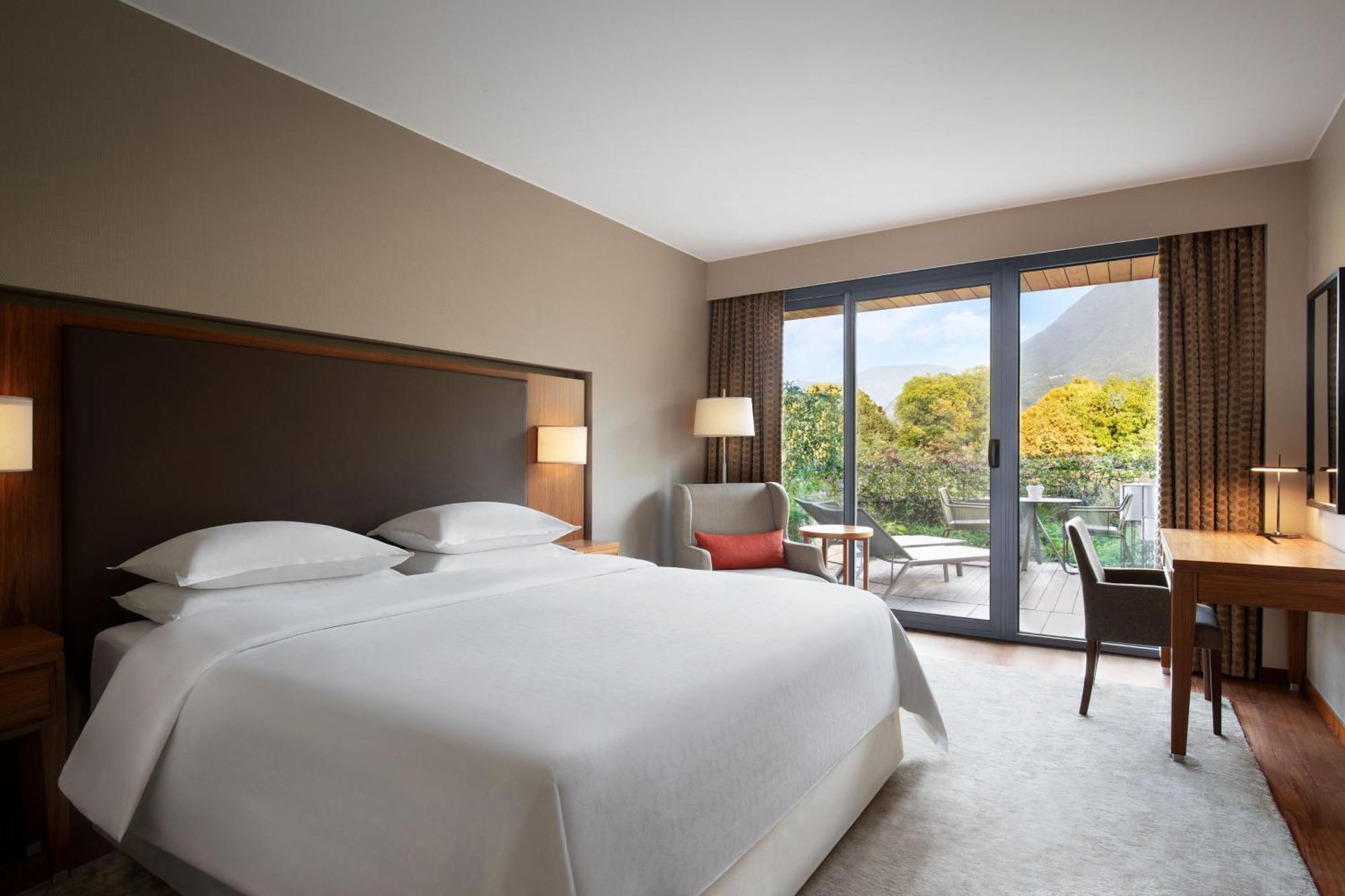 Deluxe King Room with Balcony,1540323157:JPEG