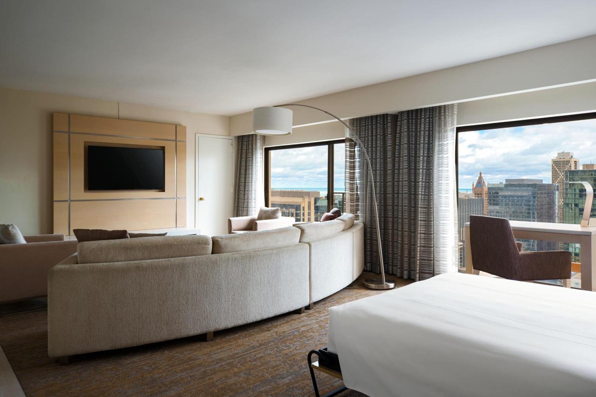One-Bedroom Suite Premium City View