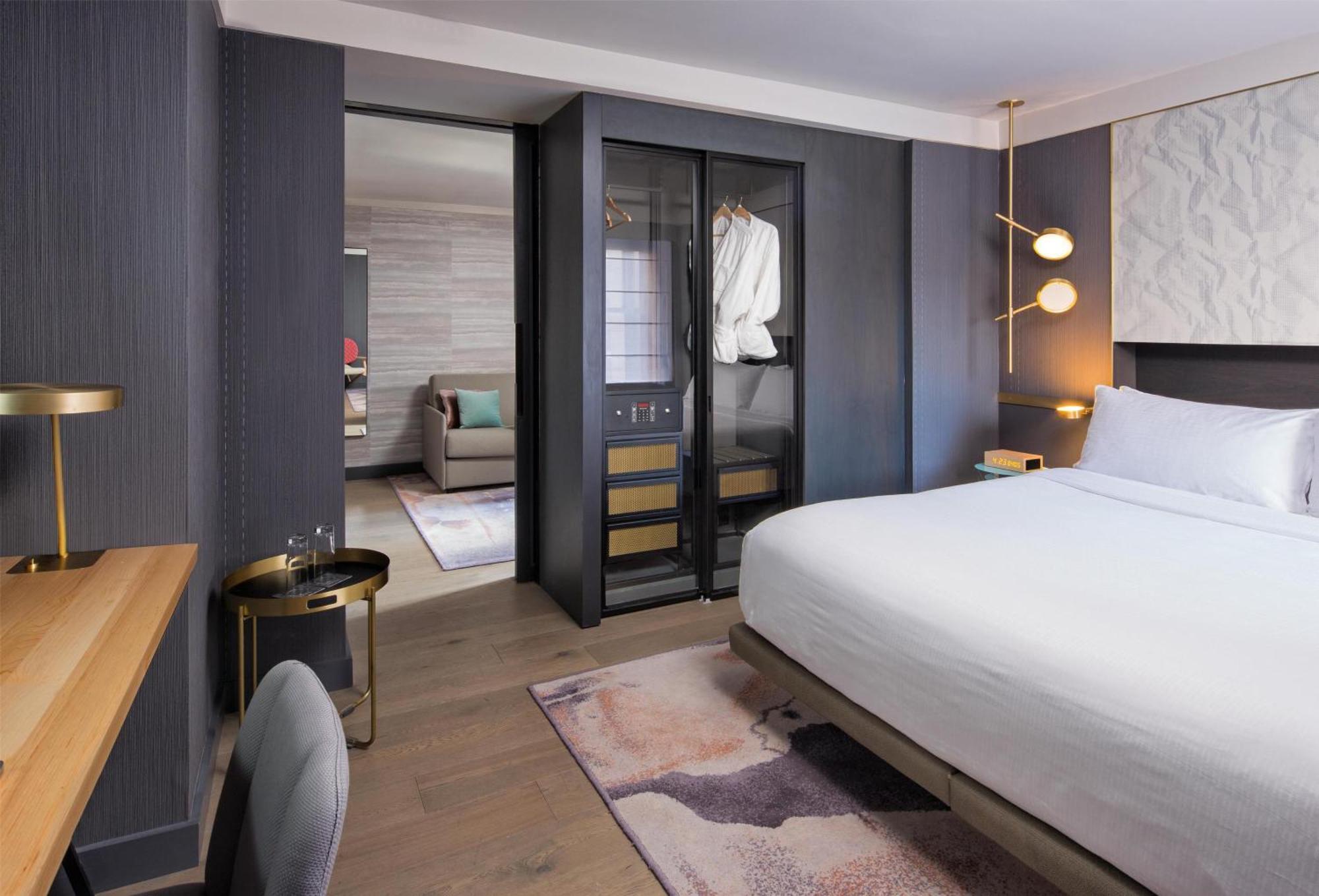 One-Bedroom King Suite