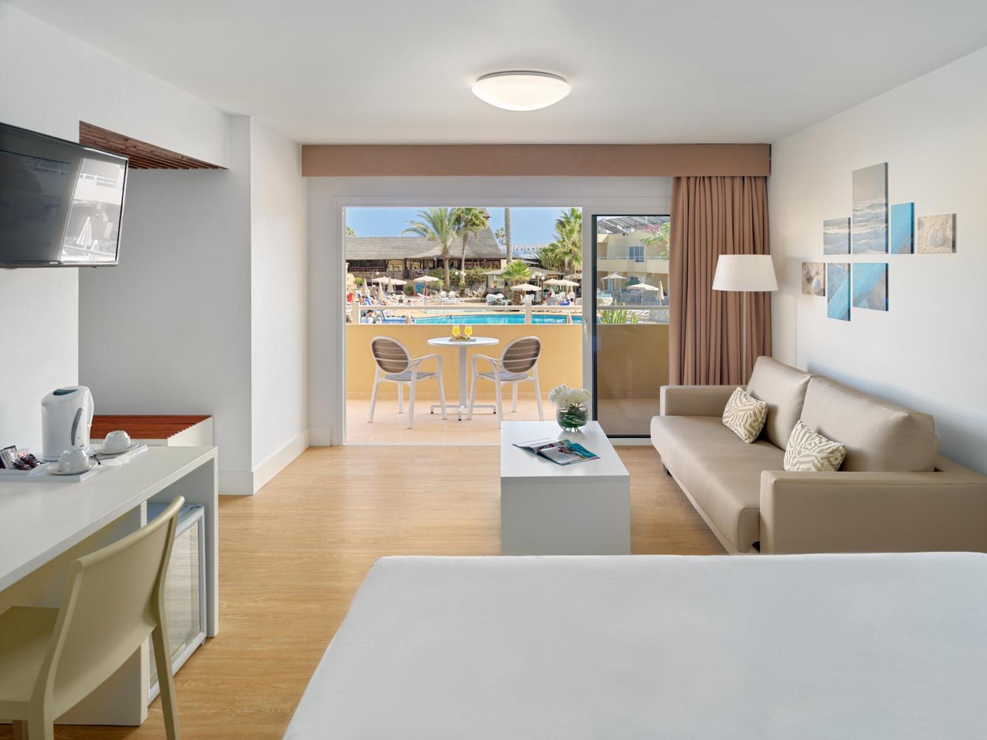 Triple Room Pool View