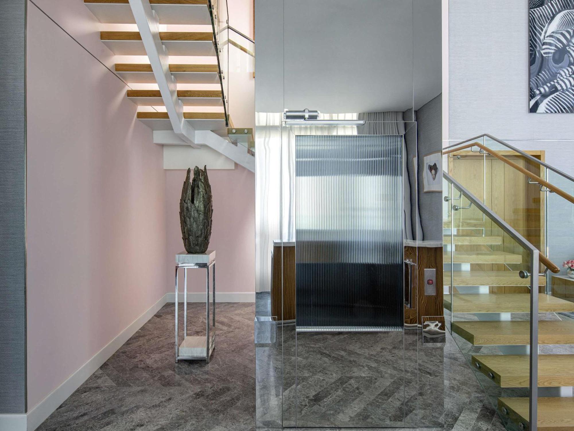 One-Bedroom Sky Penthouse Suite Balcony