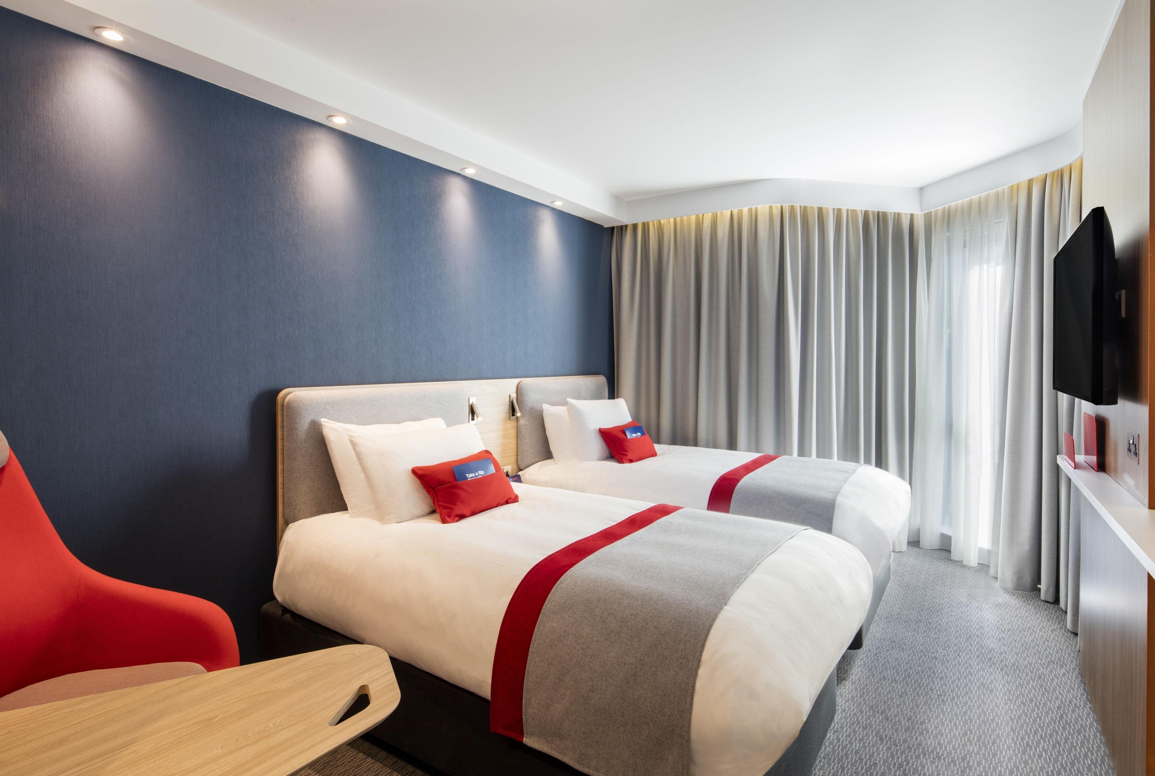 Standard Twin Room with Free Hot Breakfast