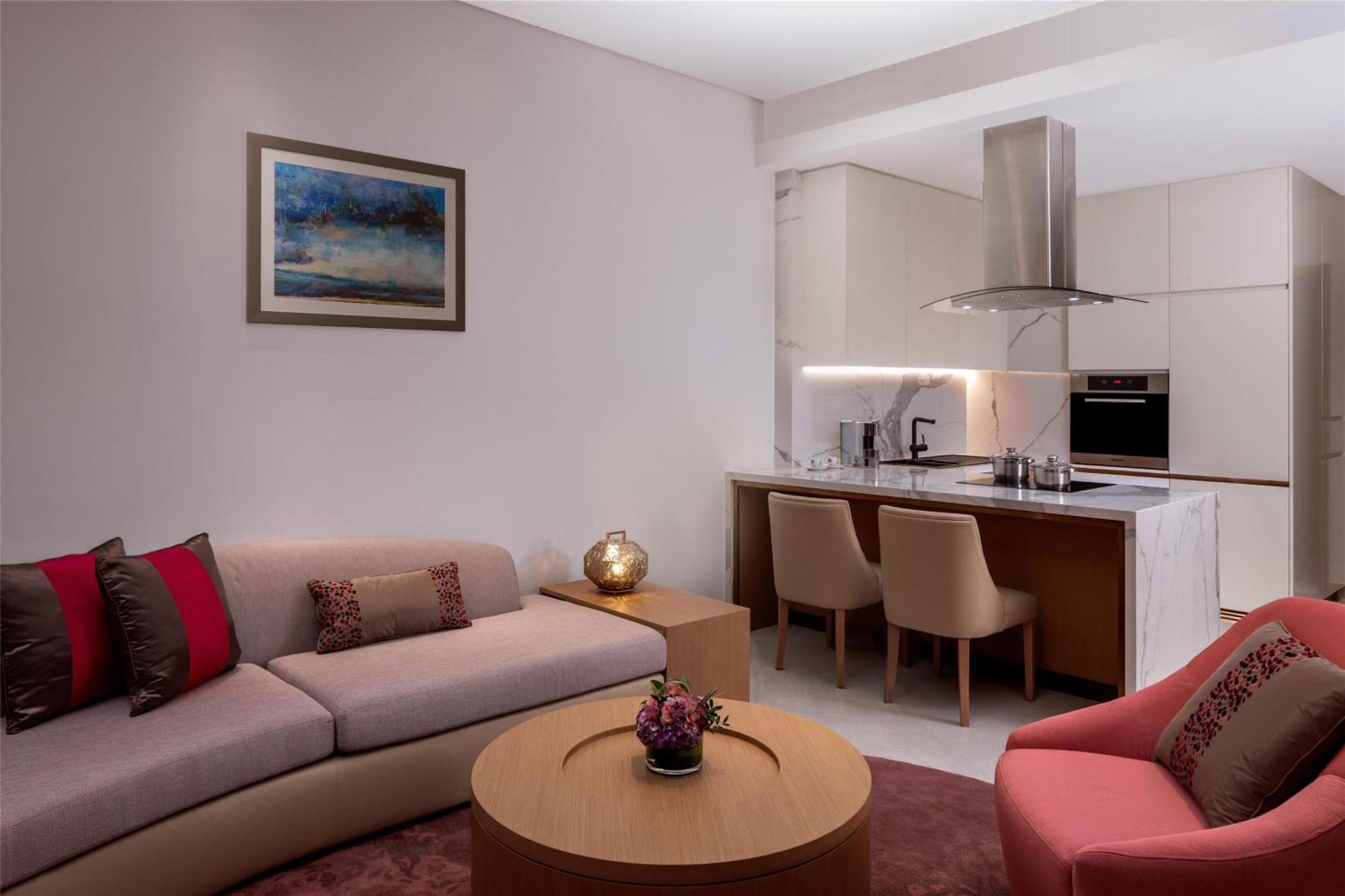 One-Bedroom King Apartment Creek View