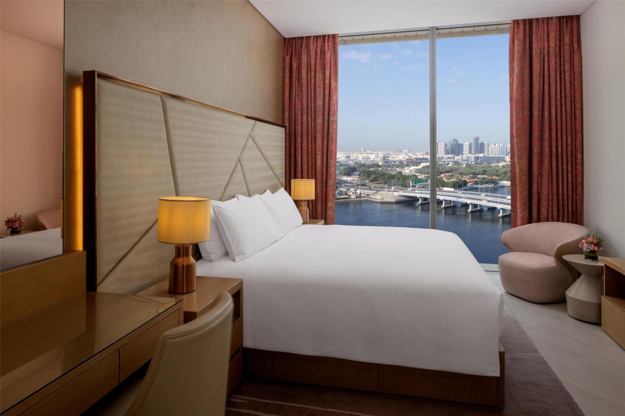 One-Bedroom King Apartment Creek View