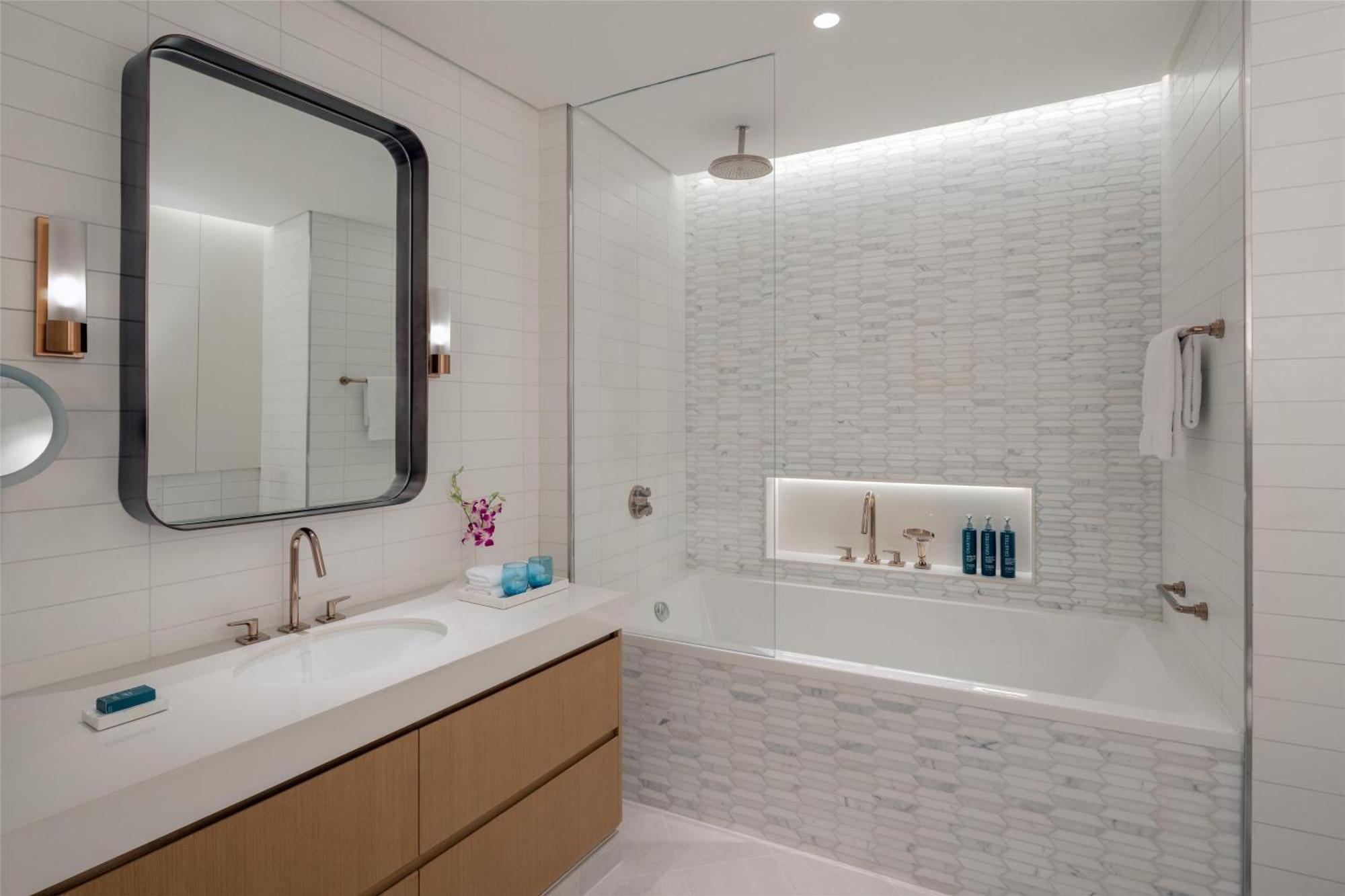 One-Bedroom King Apartment Creek View