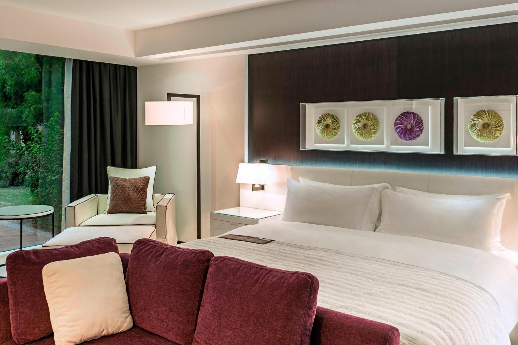 Le Royal Club Room Larger Room Executive Lounge Access