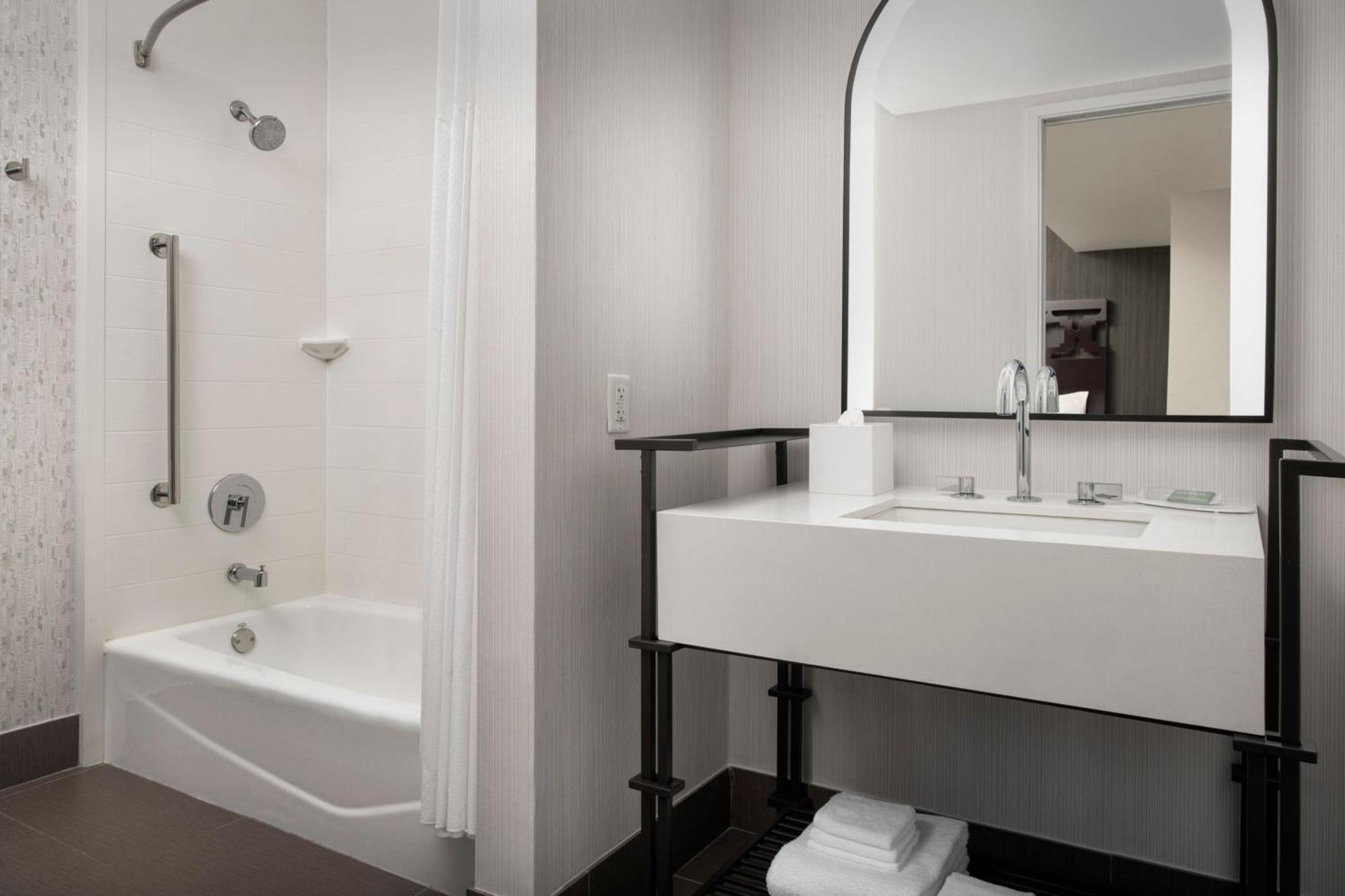 Queen Room City View