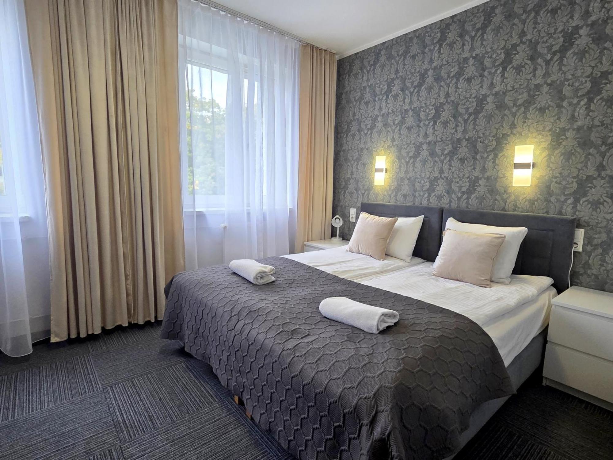 Triple Room Bath