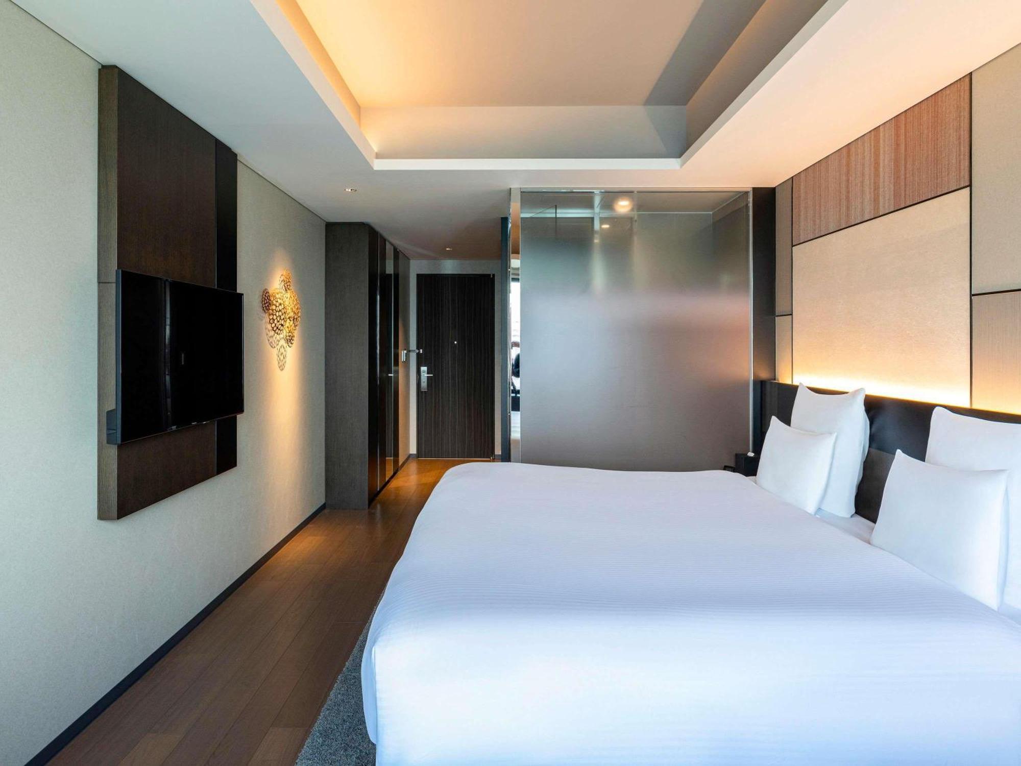 Rom Deluxe Executive med king-size-seng og adgang til salongen