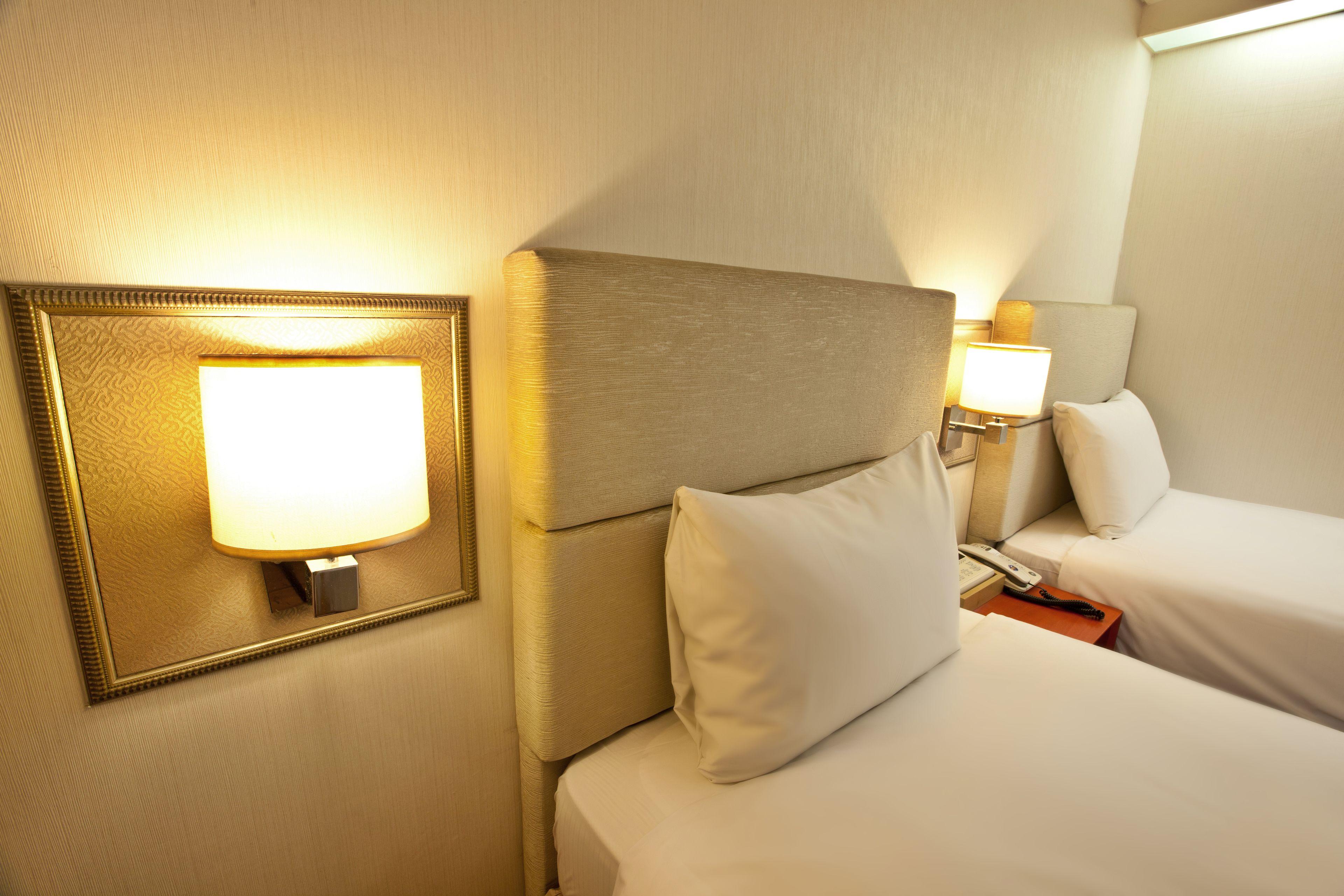 Twin Room B