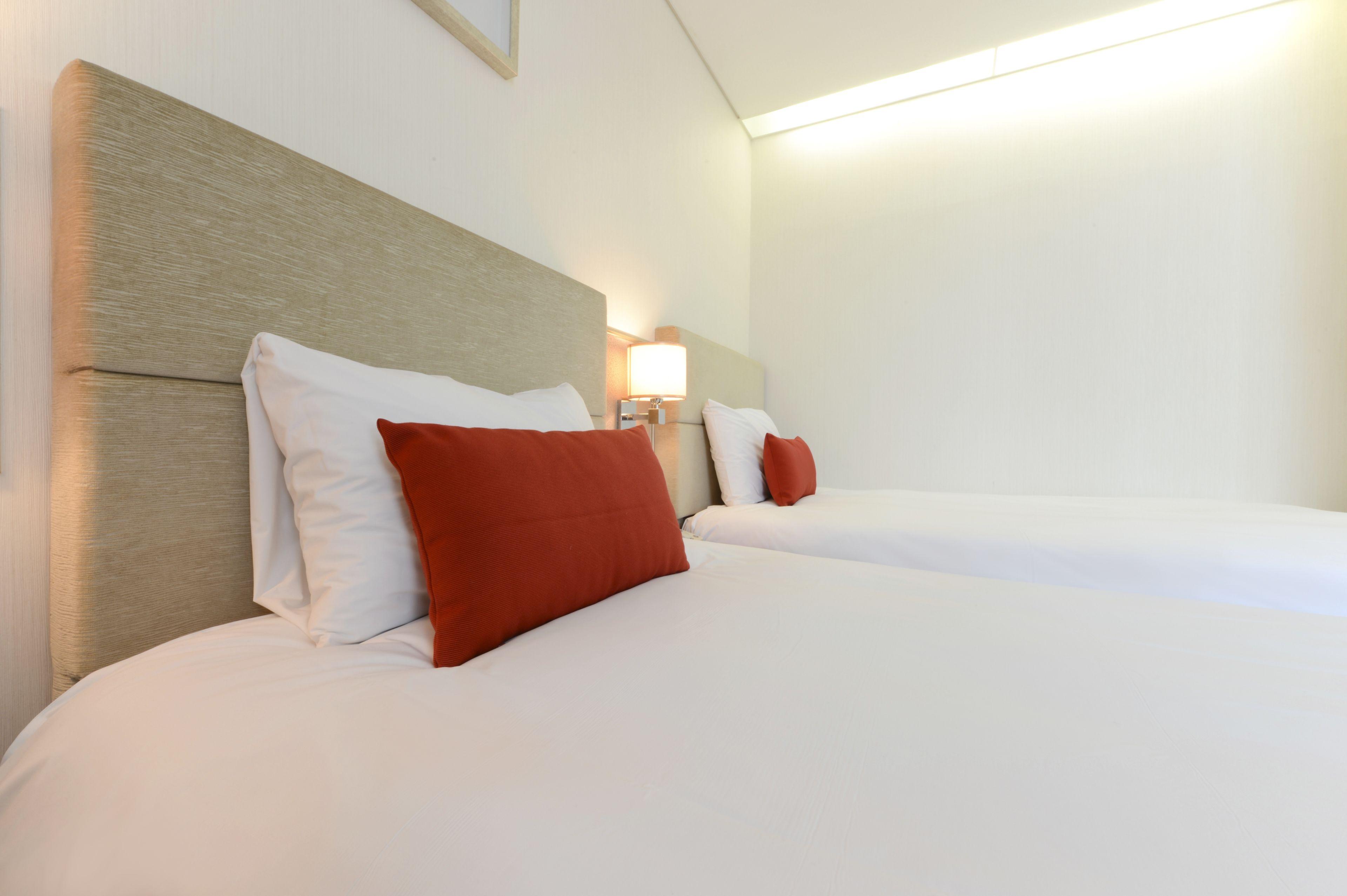 Twin Room B