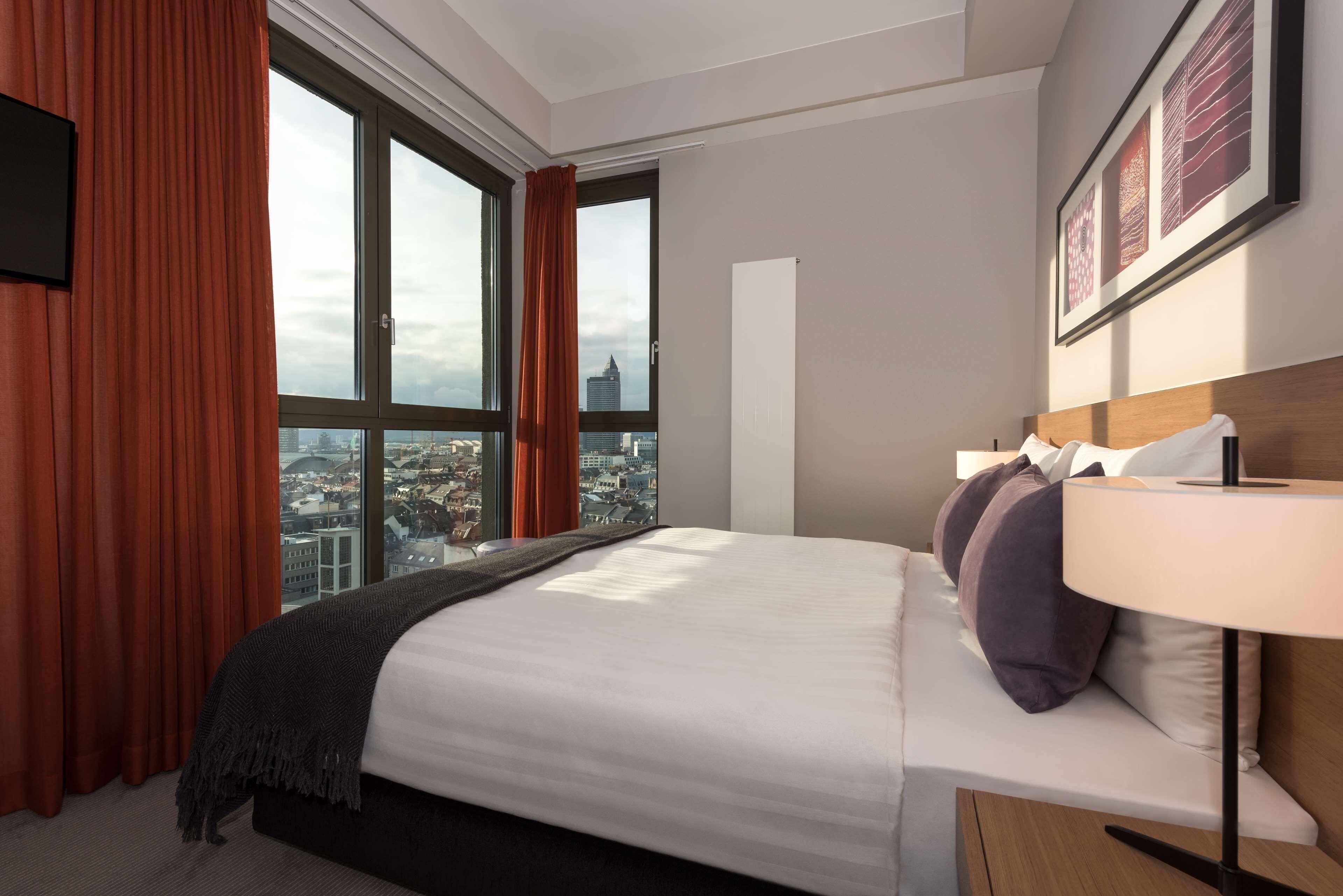 Premier One-Bedroom Apartment Corner
