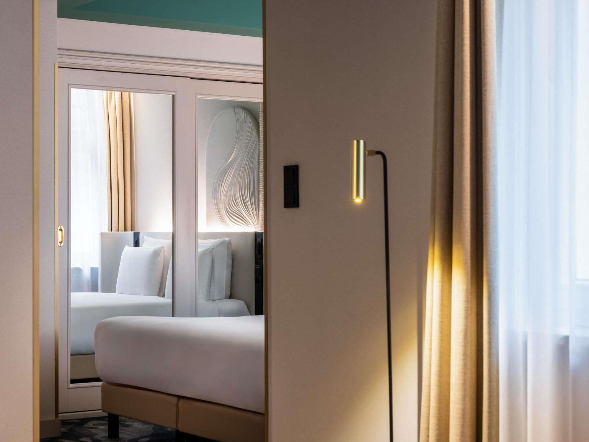 Junior King Suite with Sofa