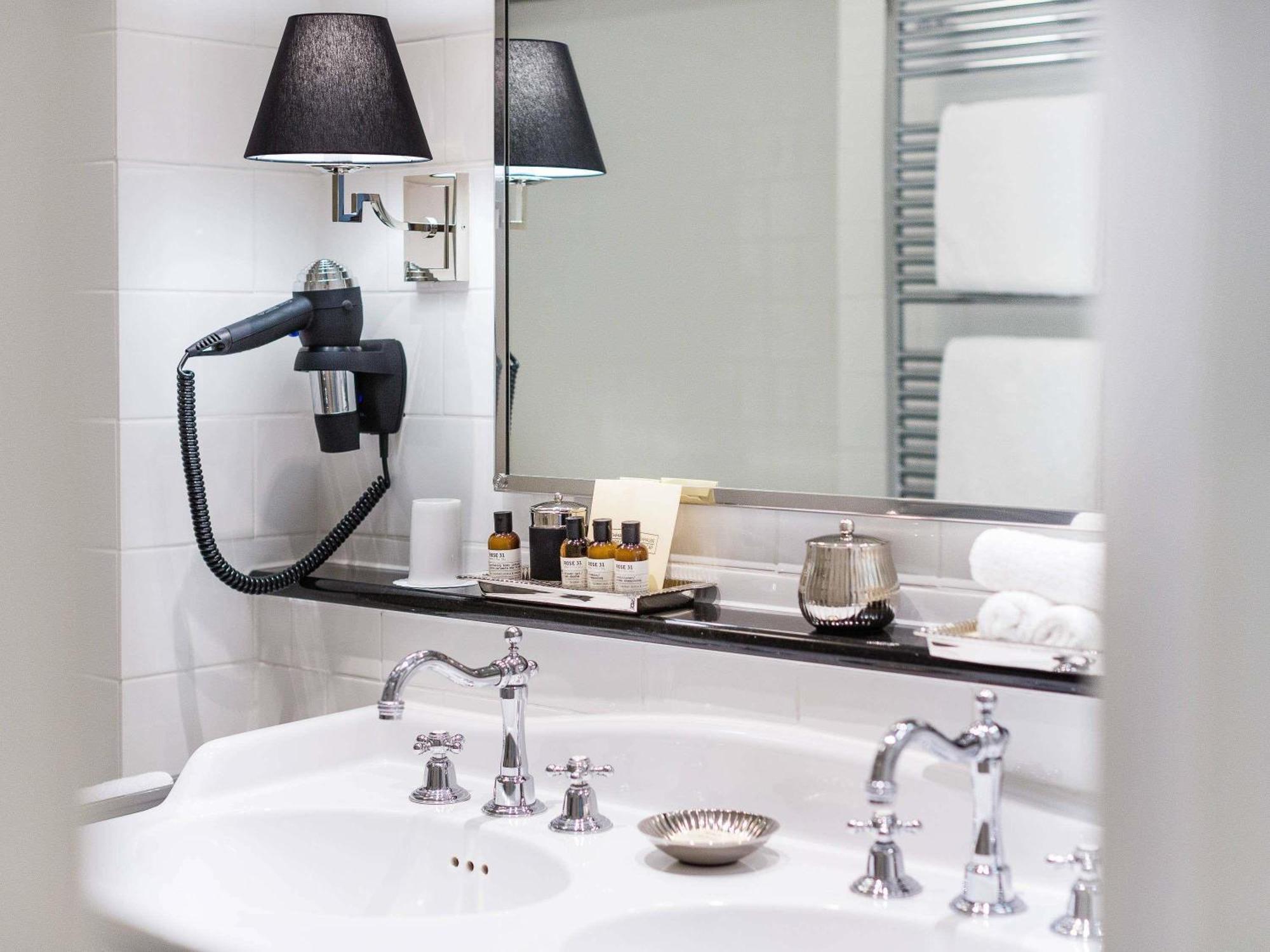 Lake View Suite
