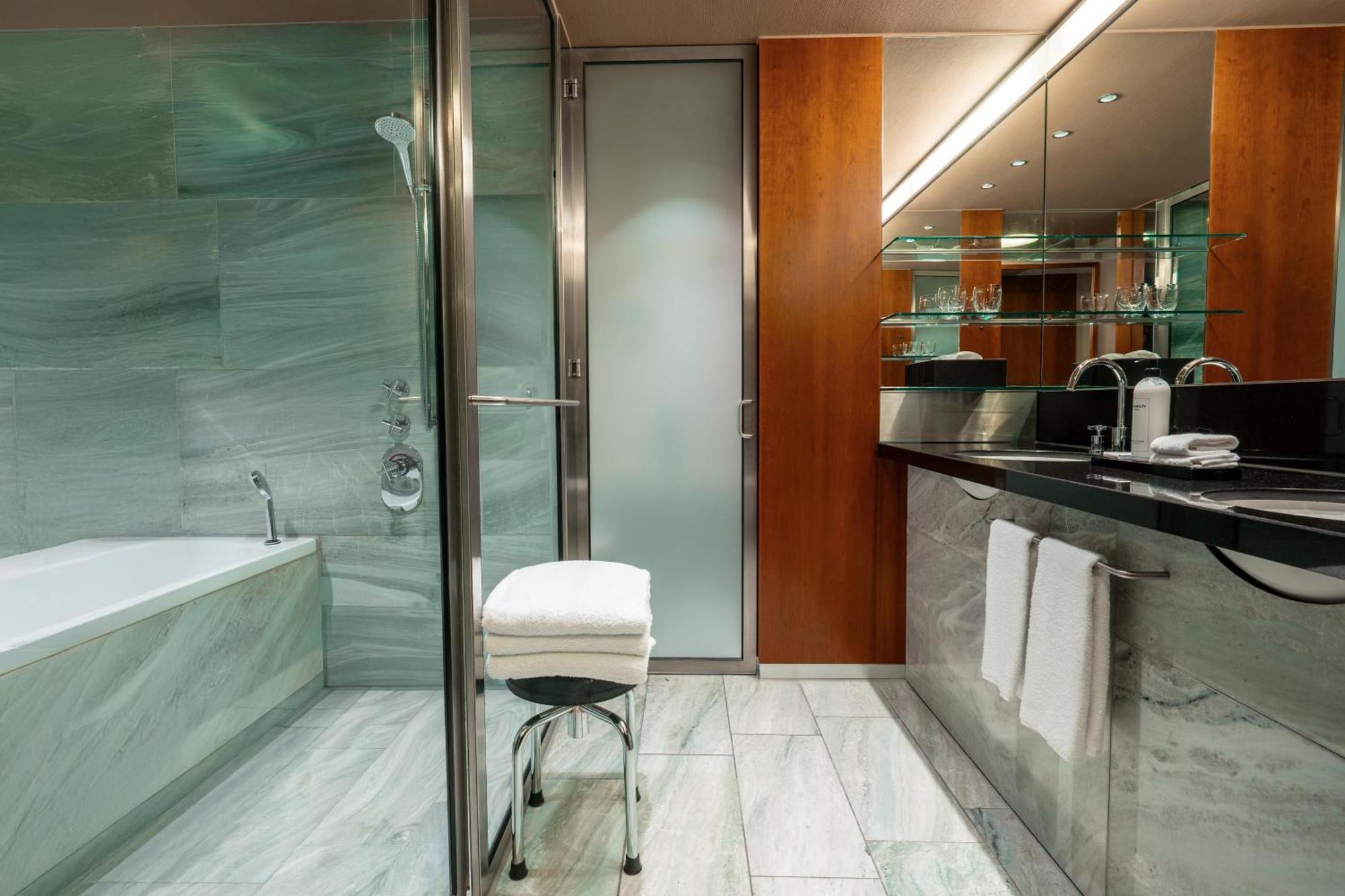 Grand Executive Suite