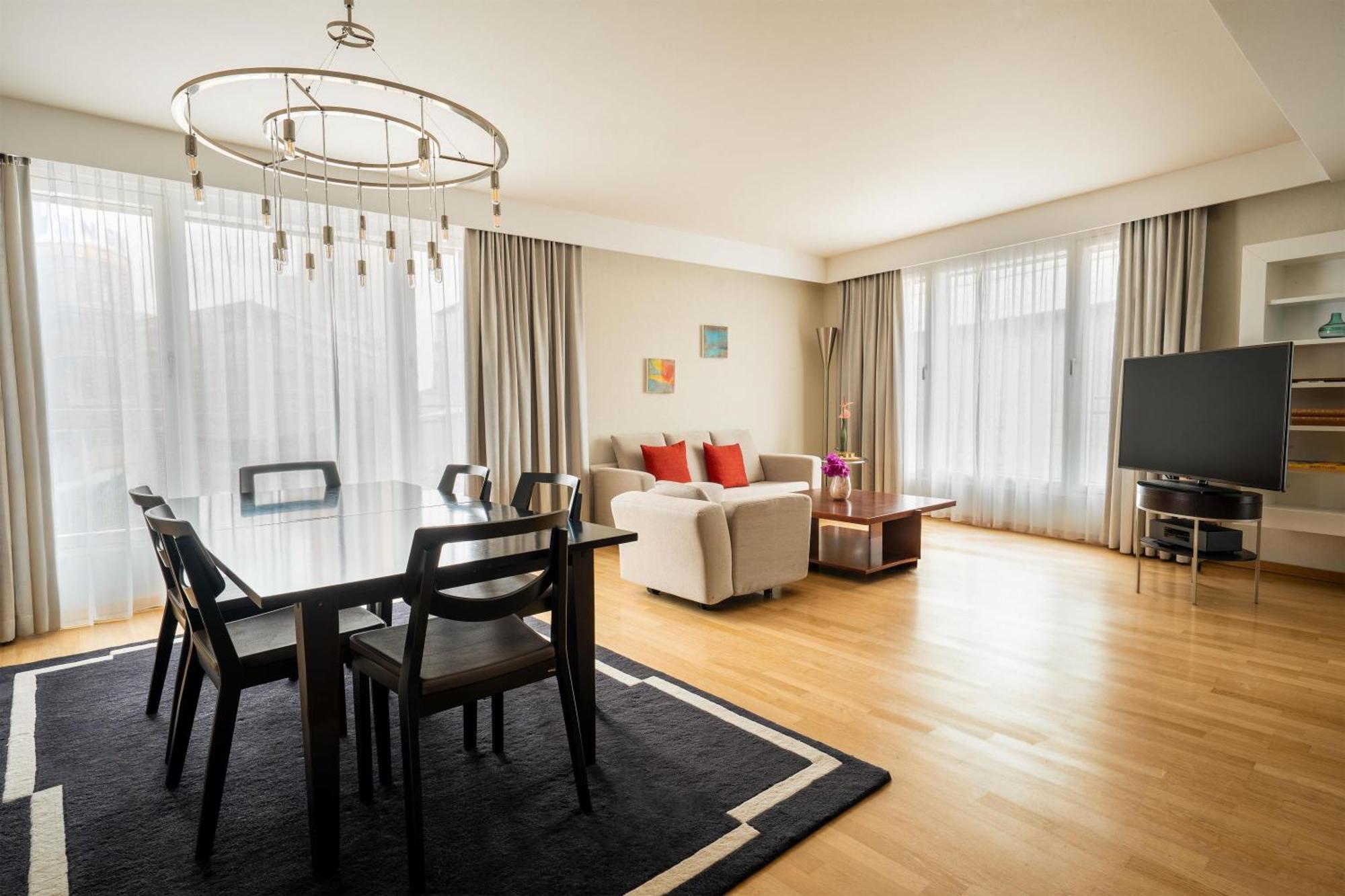 Grand Executive Suite