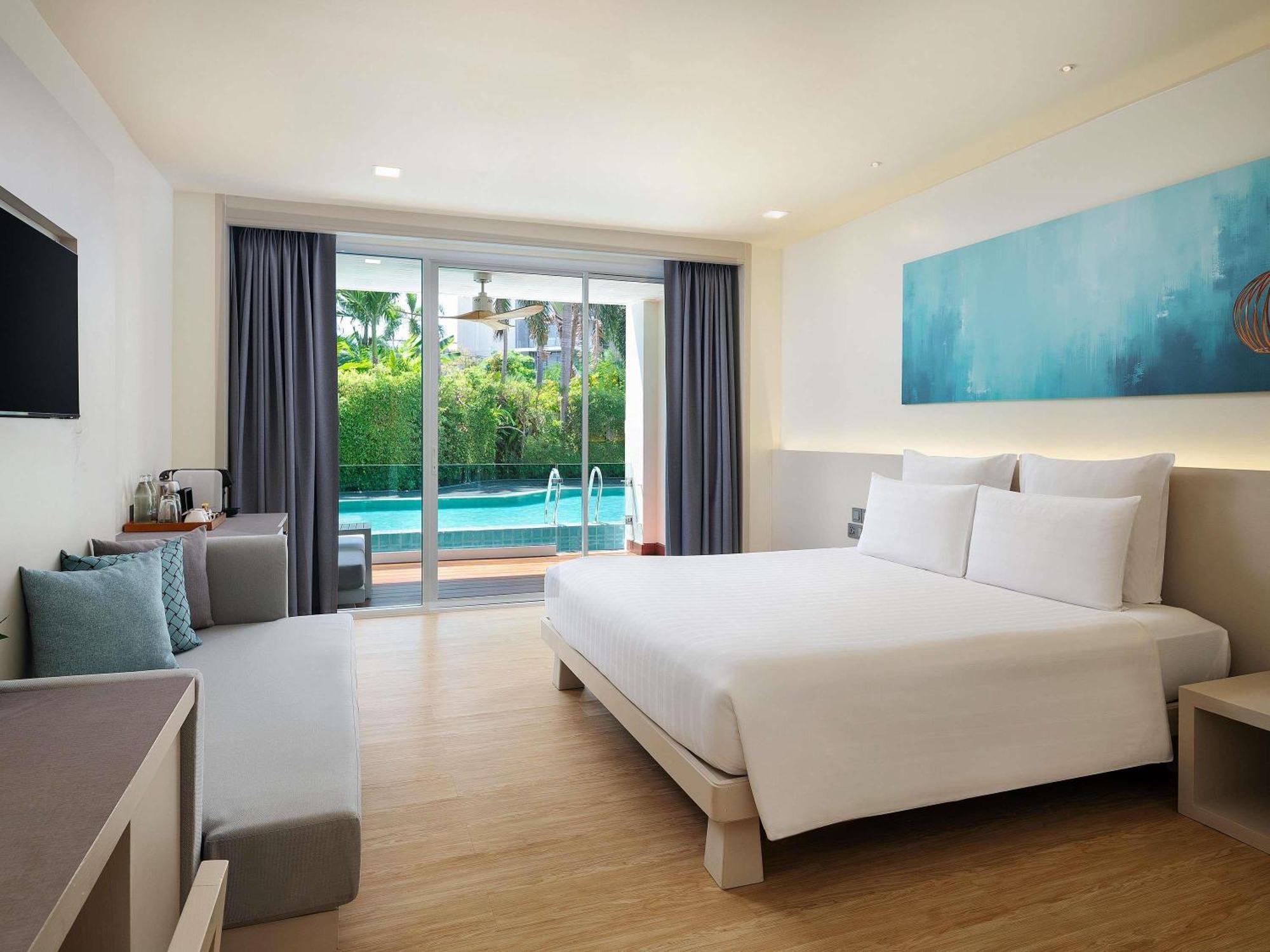 Premium King Room Pool Access,1706803563:JPEG