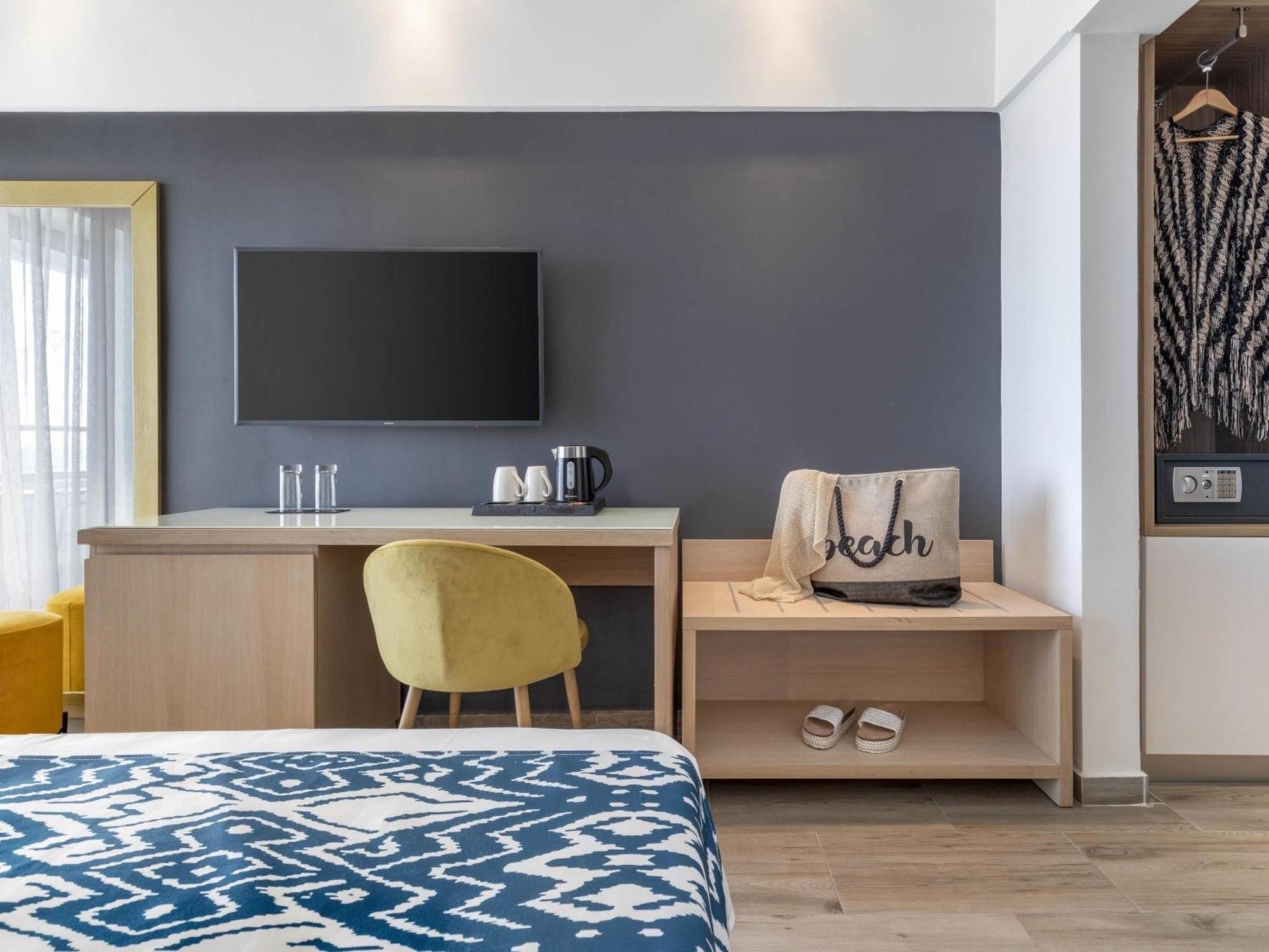 Superior Room Kingsize bed single Sofa bed Balcony,1730033540:JPEG