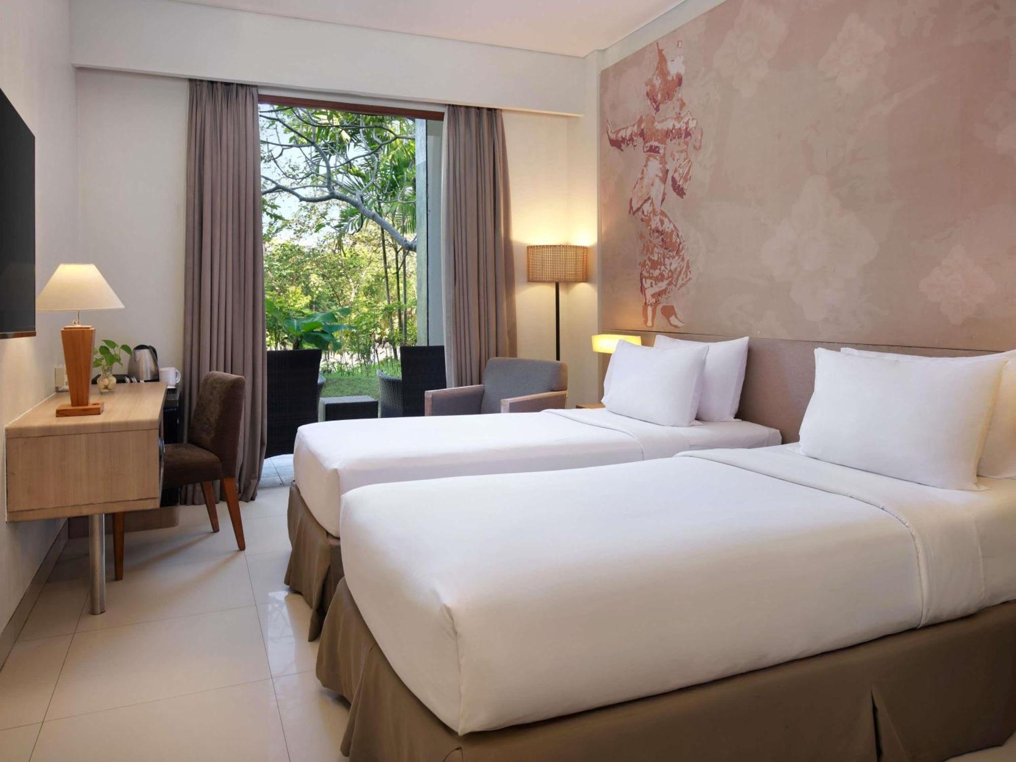 Deluxe Twin Room Pool View Scheduled Shuttle to Hotel’s Beach Facility