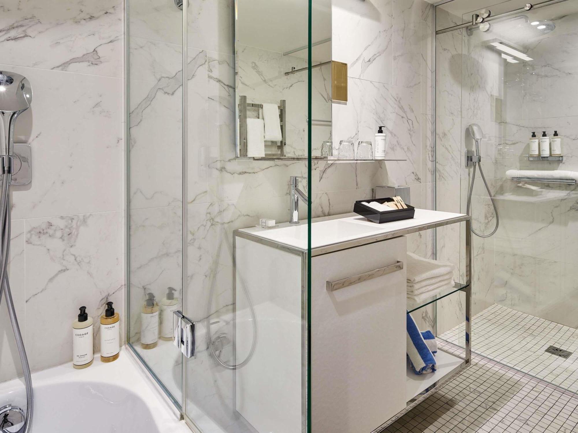 Signature Suite,1765392141:JPEG