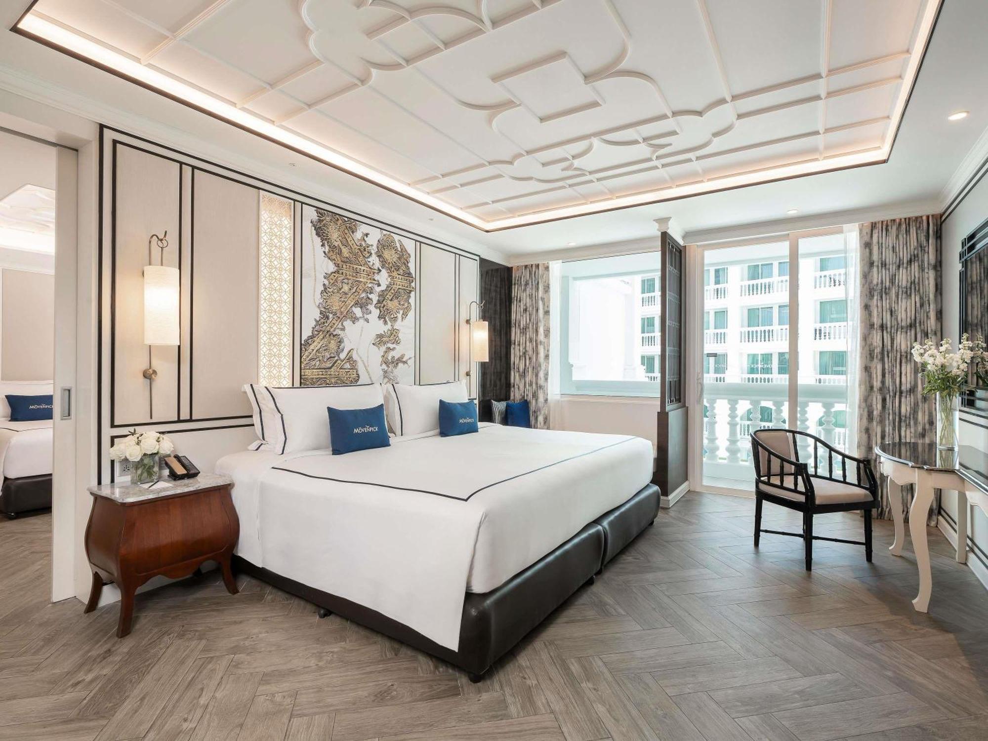 Family Suite with One King Bed and 2 Single Beds