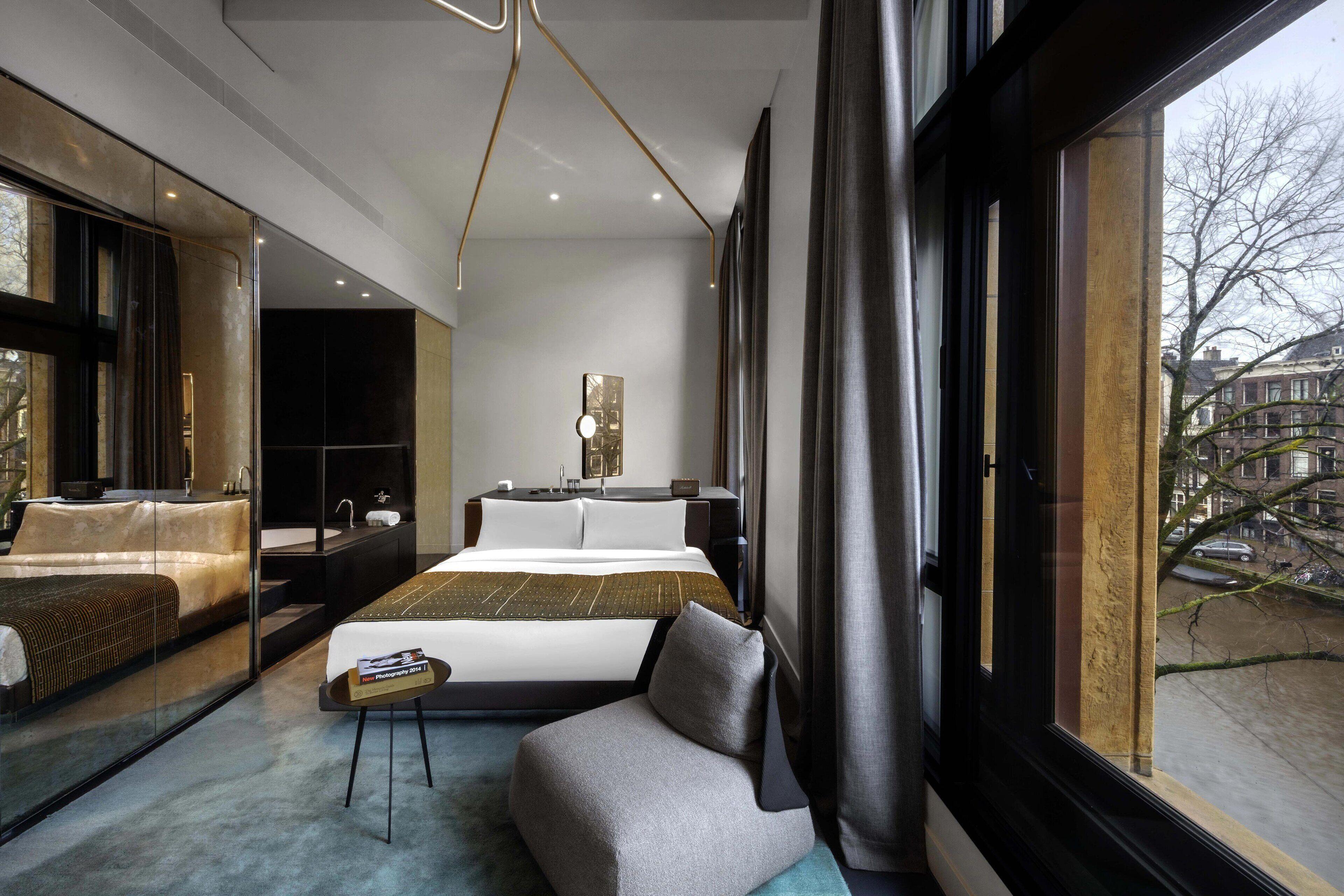Superior Suite Bank Suite 1 King