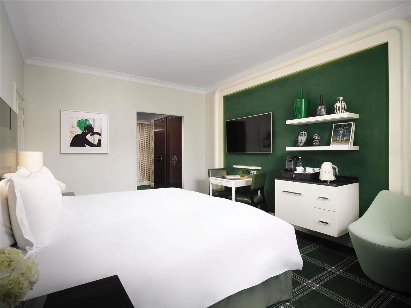 Premium Luxury King Room Waterloo Place or Pall Mall View