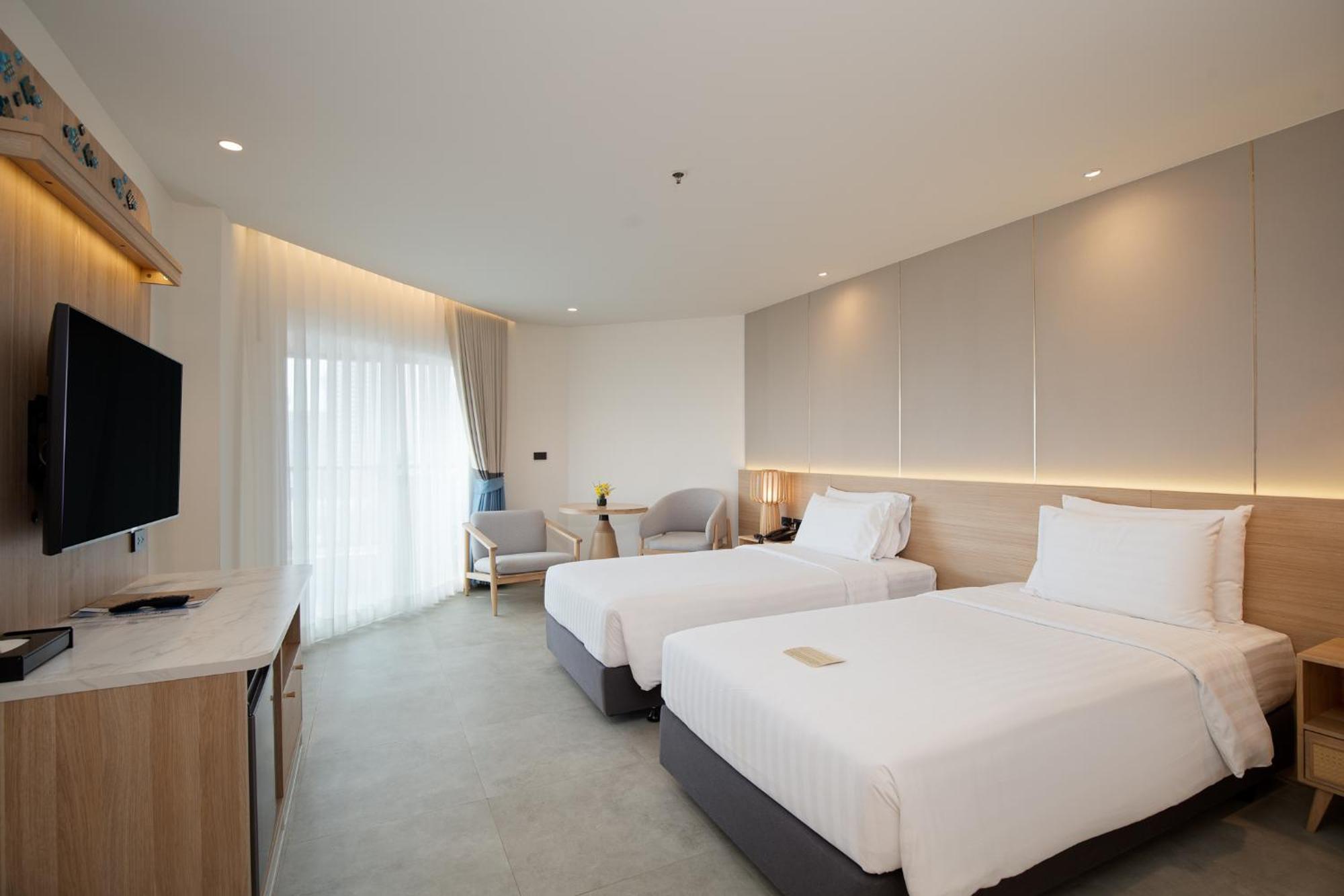 Deluxe Double or Twin Room,1722915366:JPEG