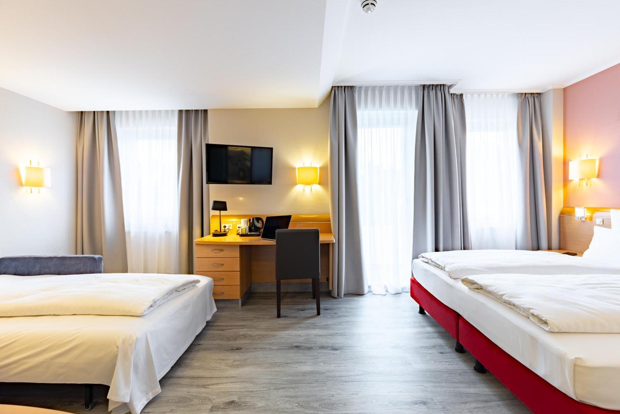 Premium Queen room with single sofa bed,1729980034:JPEG