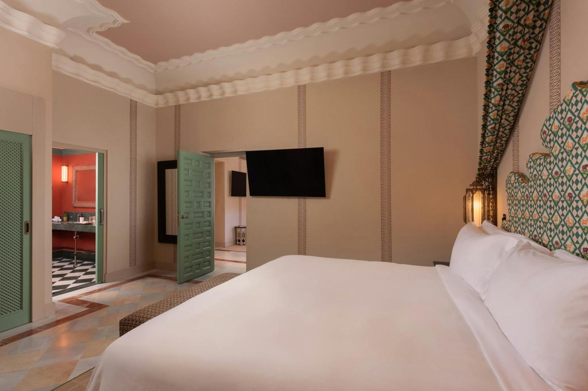 Junior One-Bedroom Super King Suite