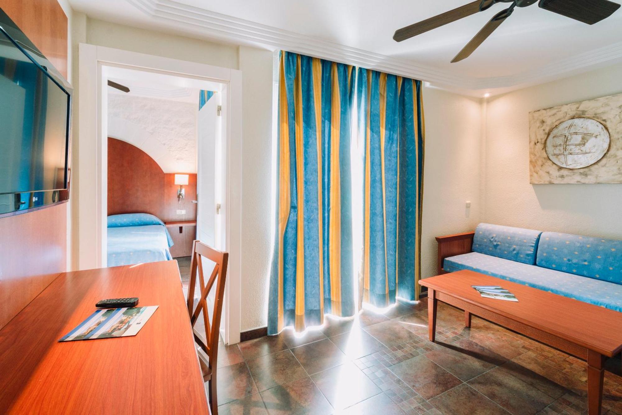 Double or Twin Room,1730011253:JPEG
