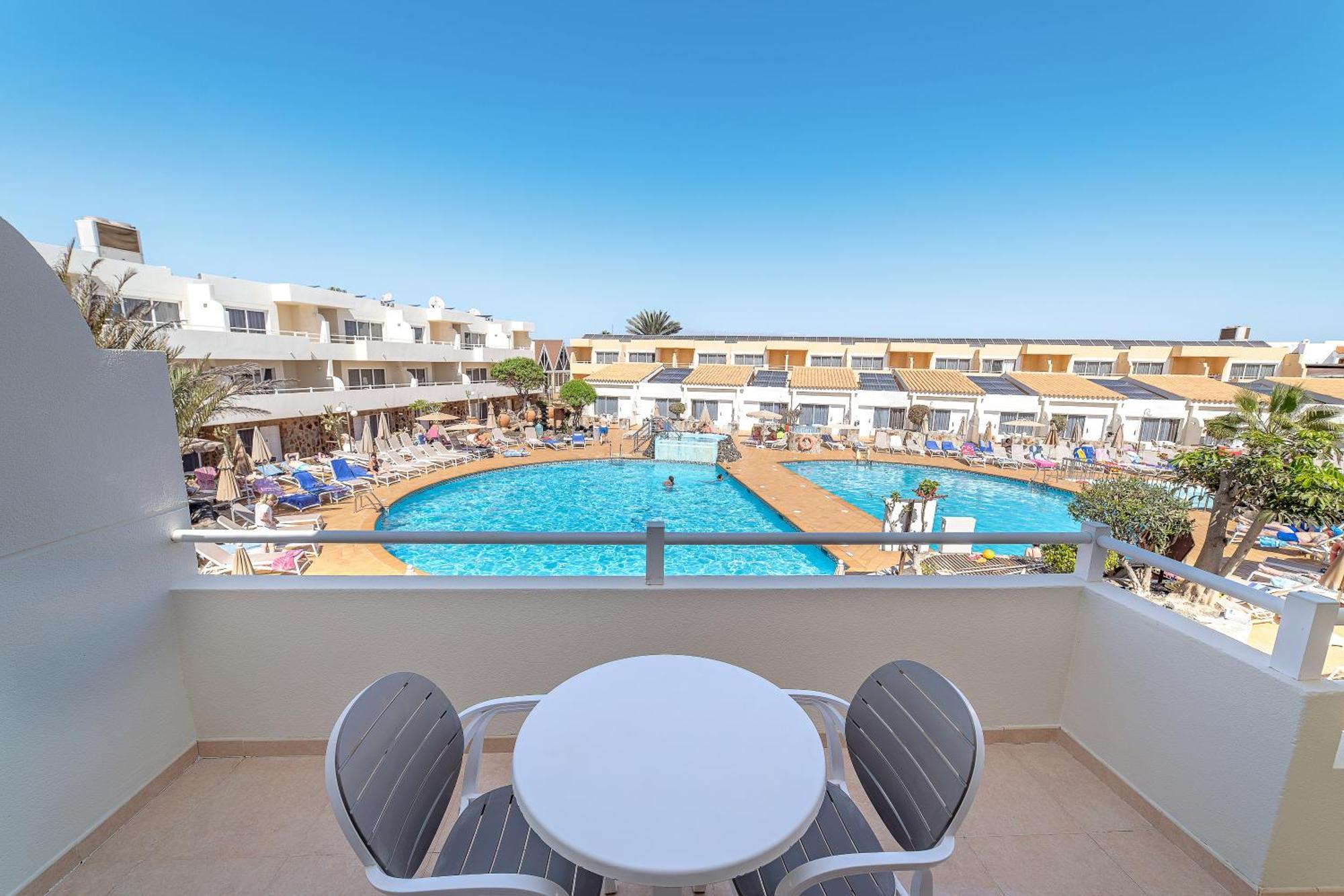 Triple Room Pool View