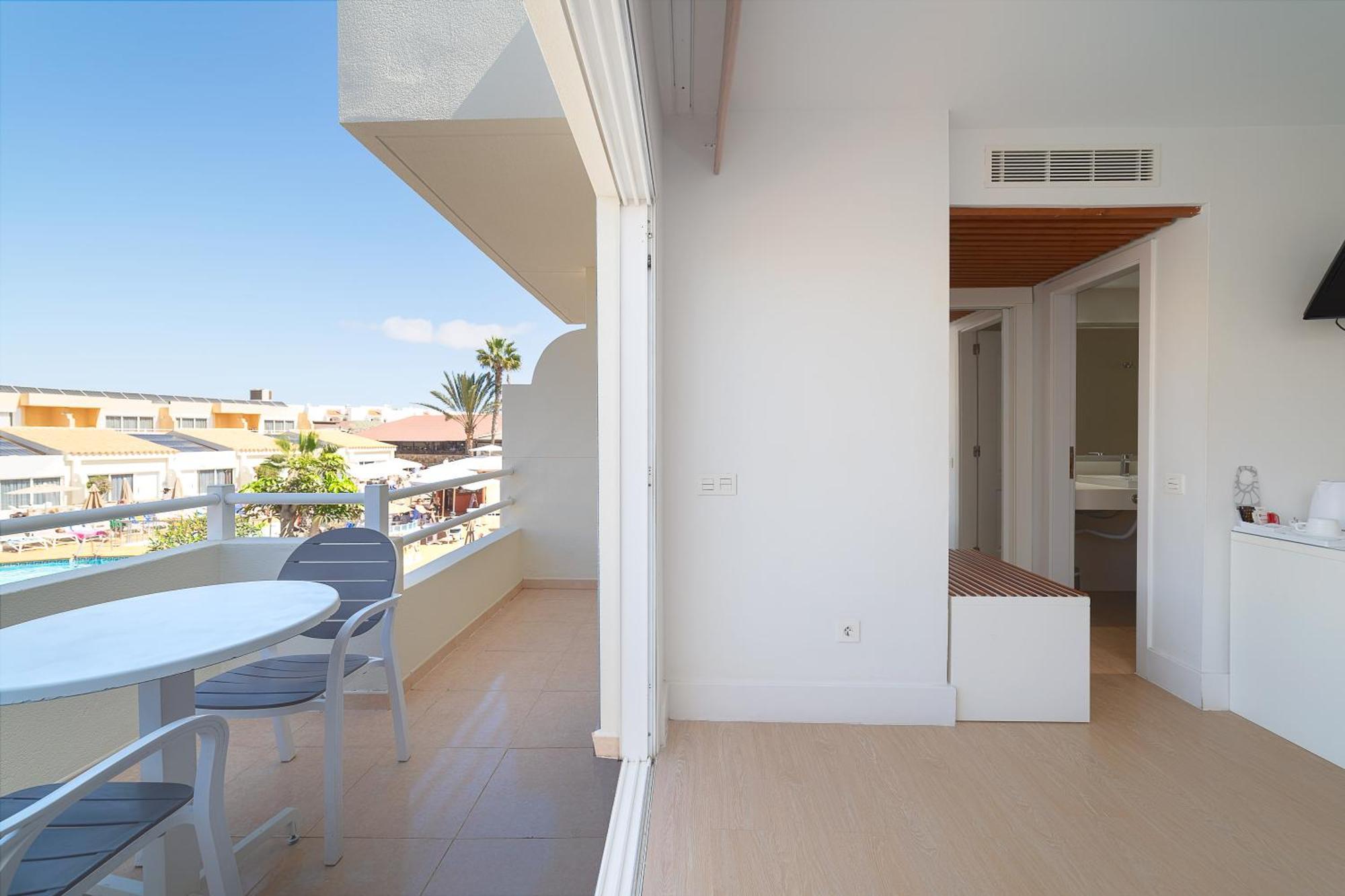 Triple Room Pool View