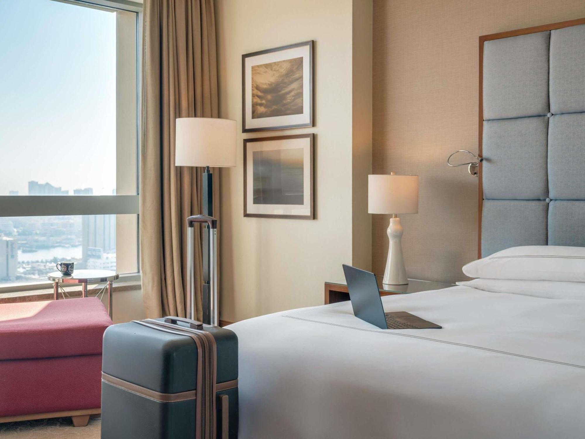 Deluxe Room Twin City View