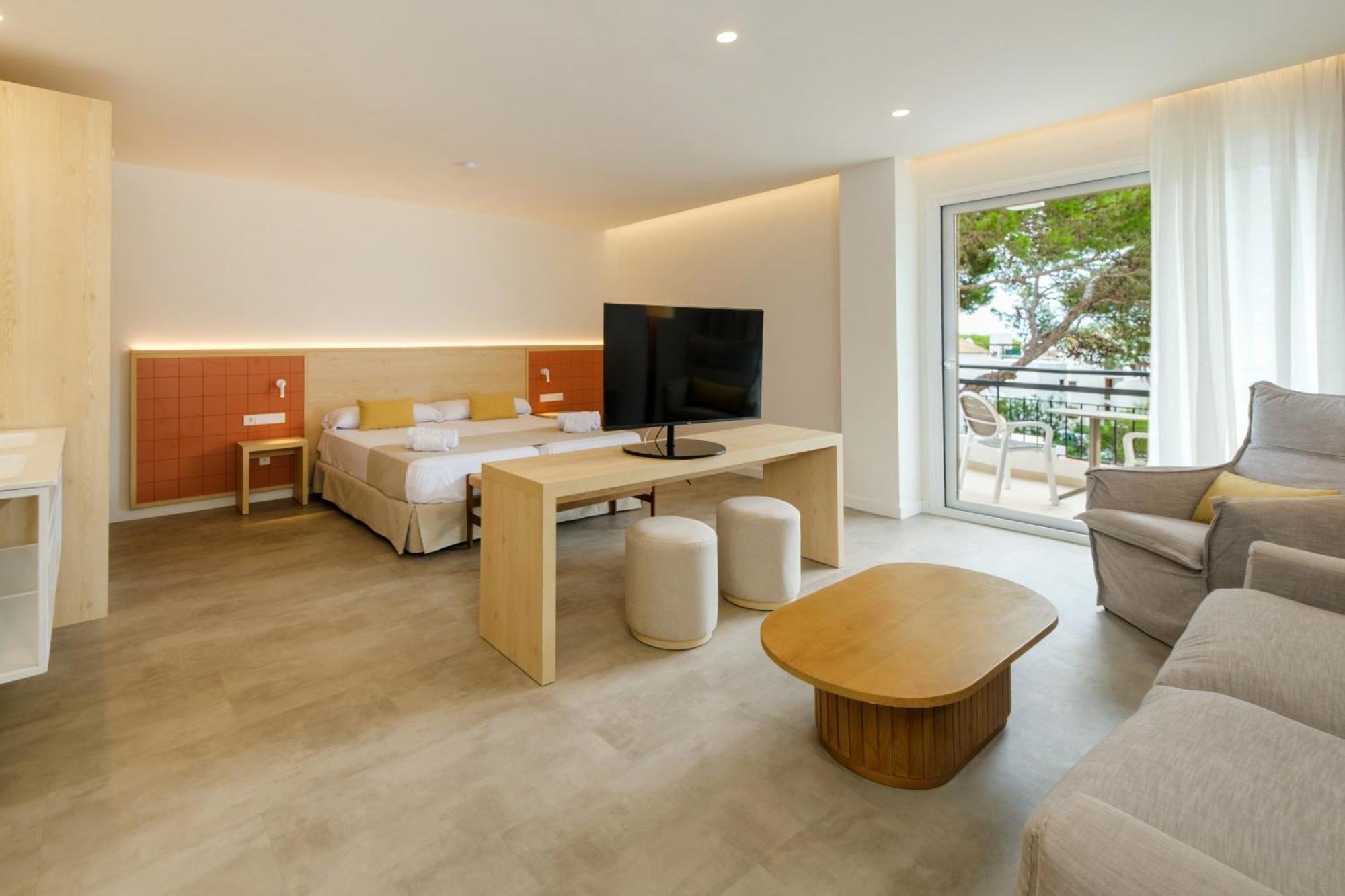 Junior Suite,1730072527:JPEG