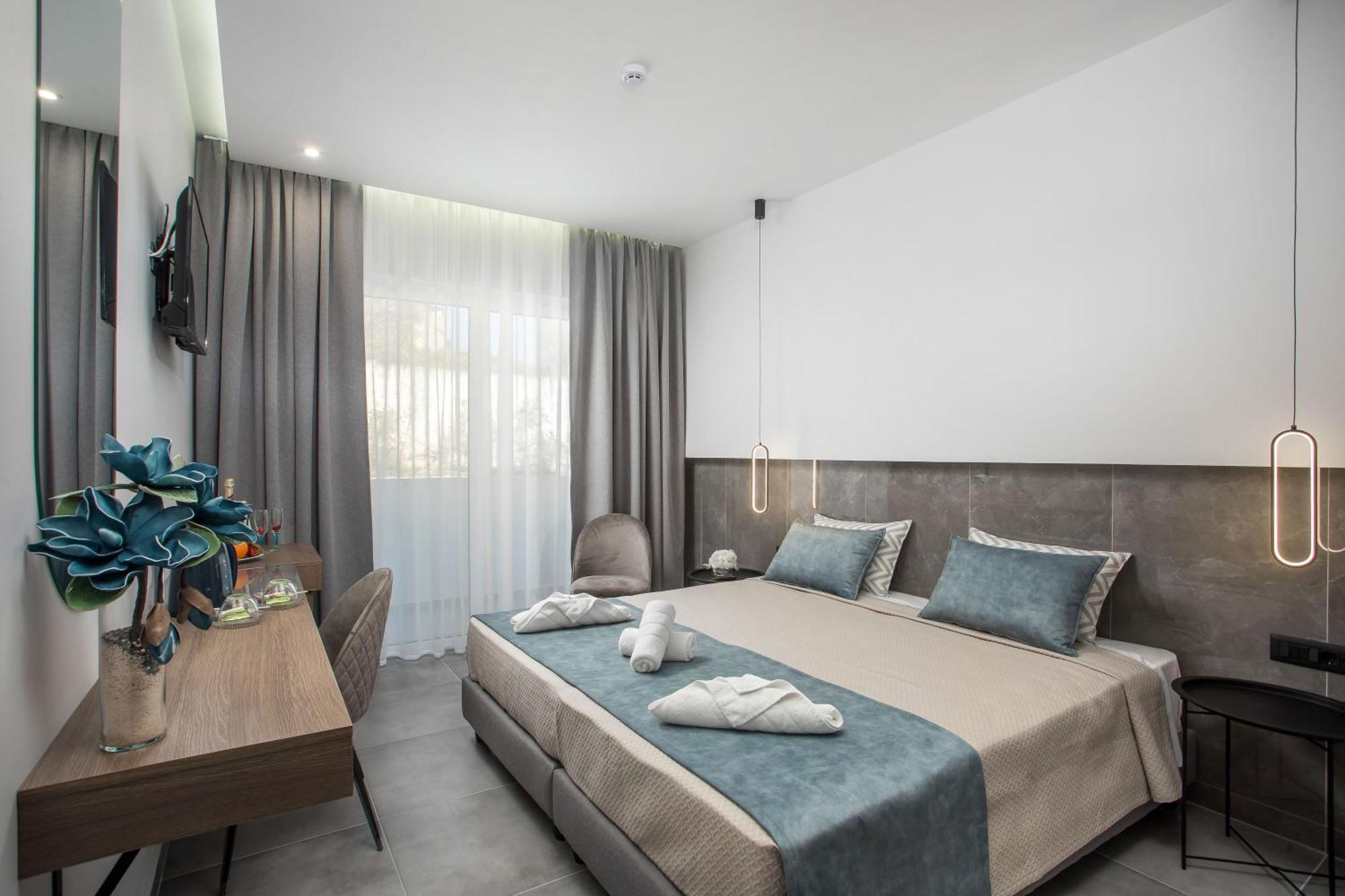 Double Room with Balcony,1736867910:JPEG