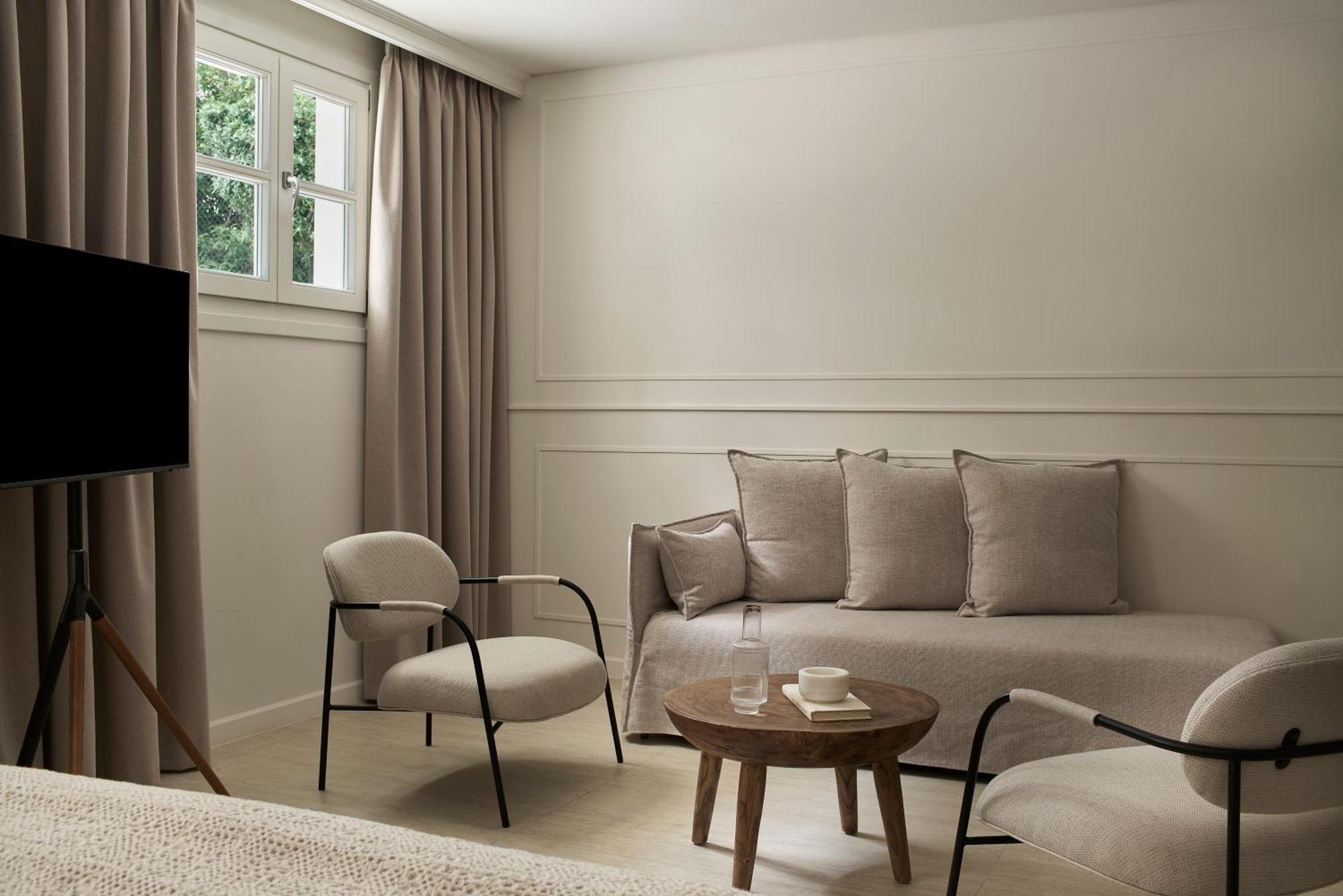 Standard Triple Room Window