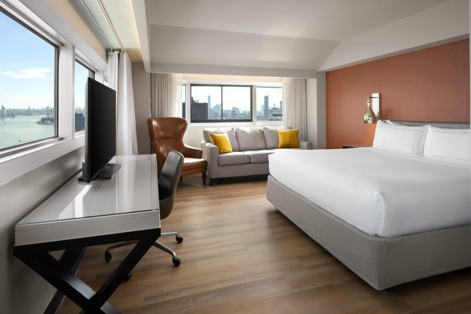 Premium Corner Room One King Bed City View